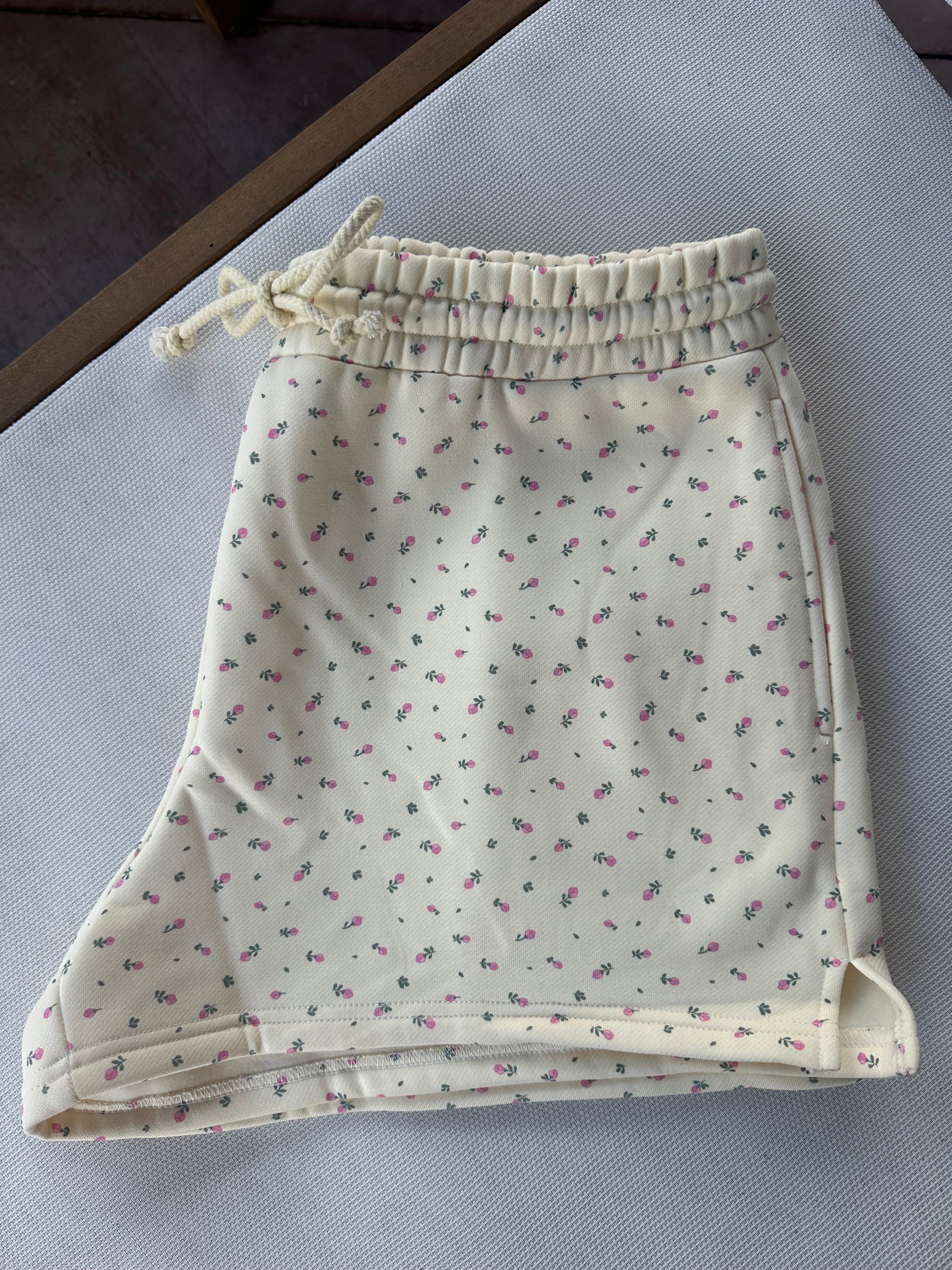 Blank Toasted Cream Roses Shorts - Image 3