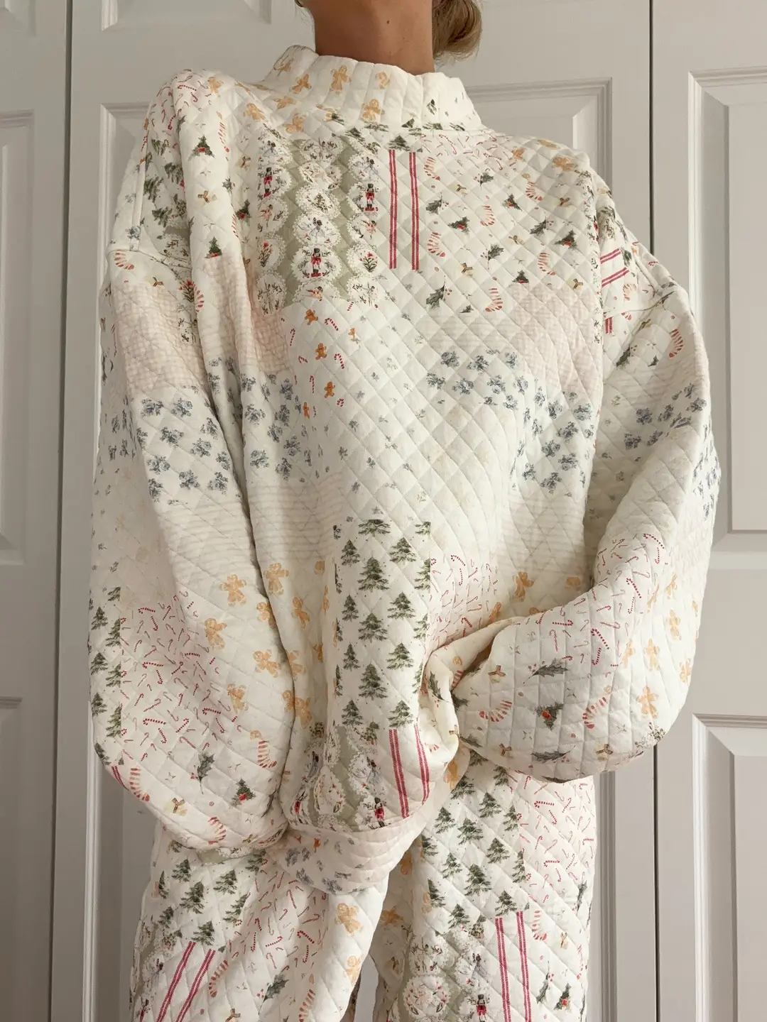 Christmas Holiday Quilted Mockneck Sweatshirt - Image 3