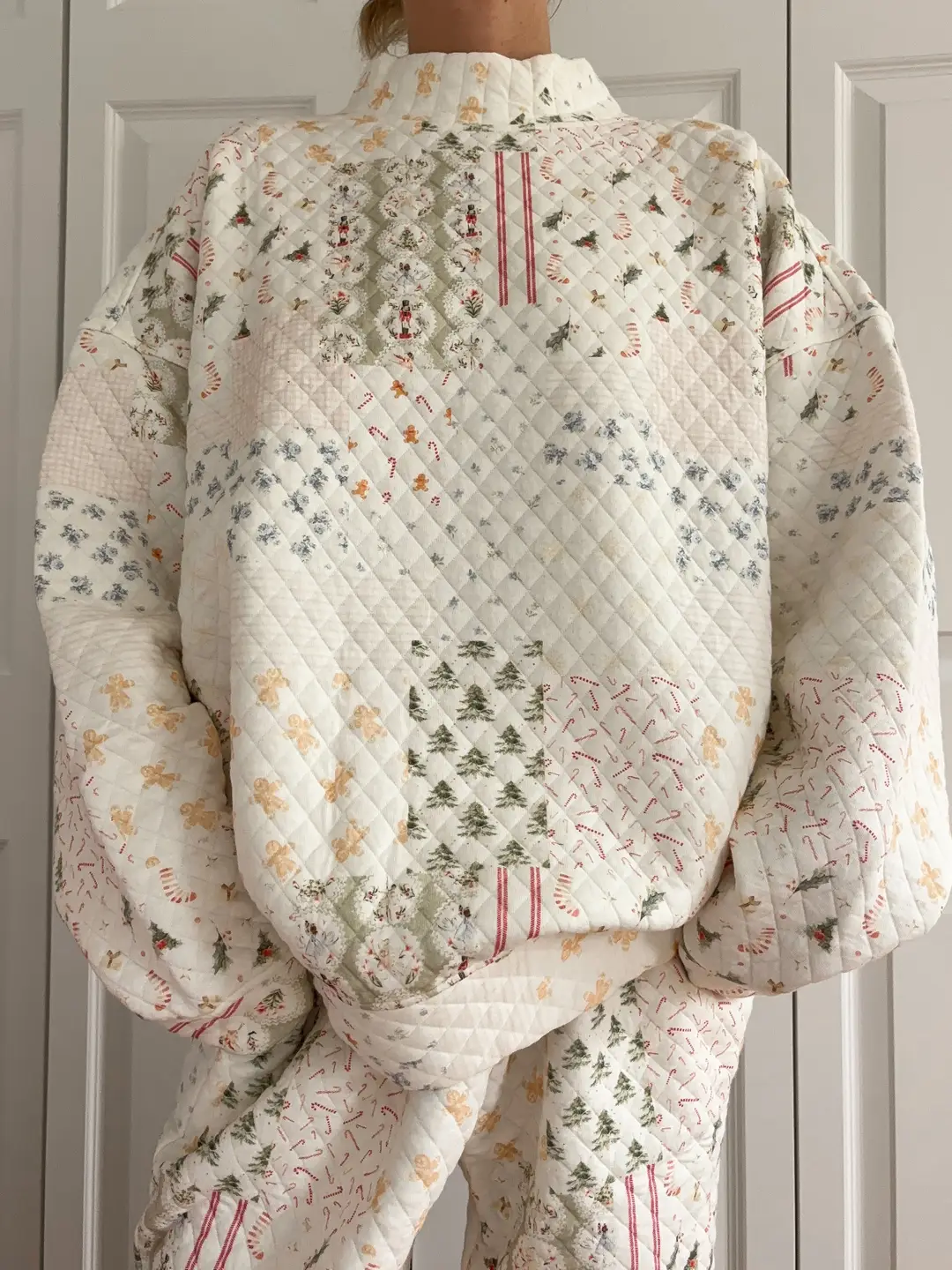 Christmas Holiday Quilted Mockneck Sweatshirt - Image 5