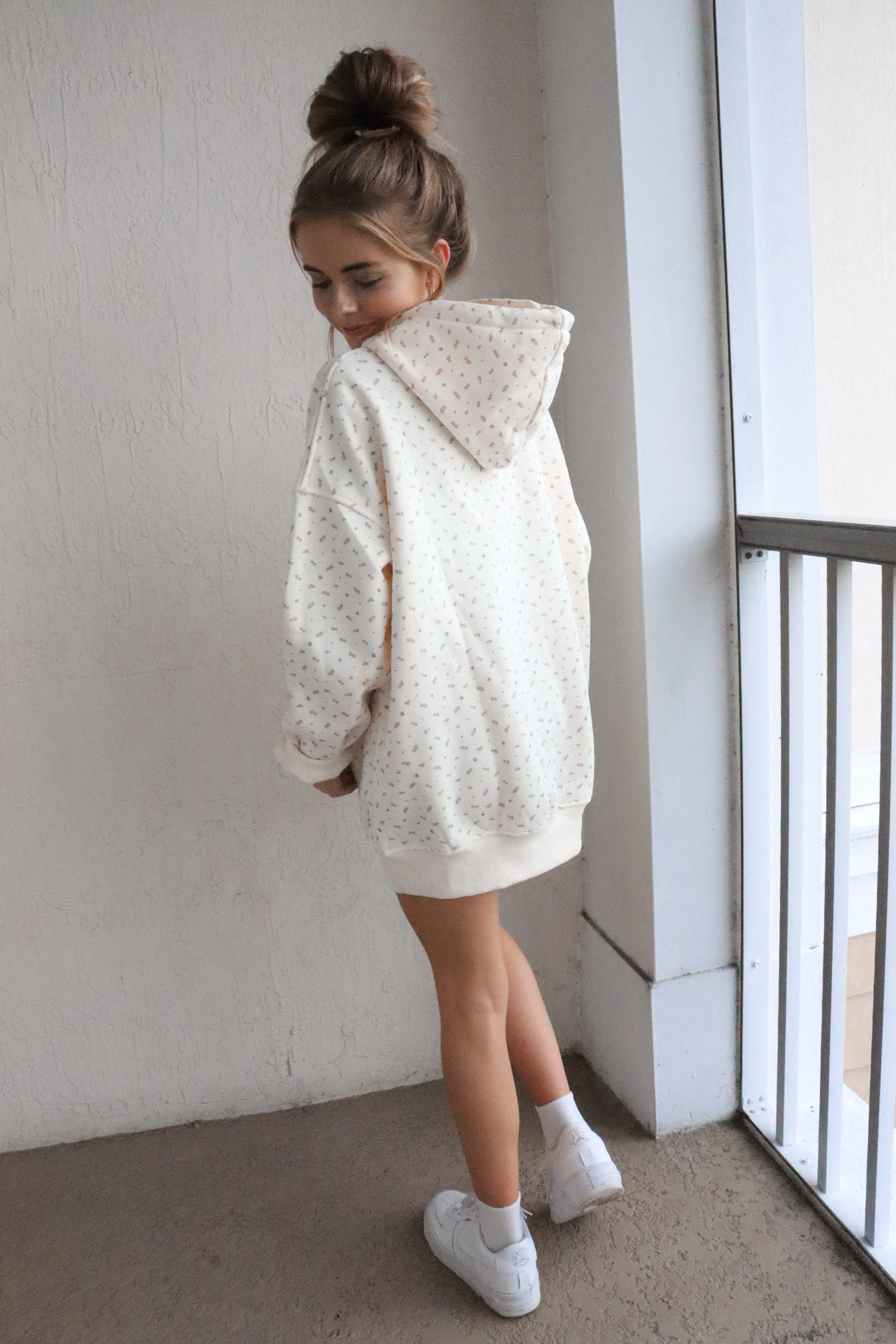 Toasted Cream Roses Embroider Hoodie - Image 11