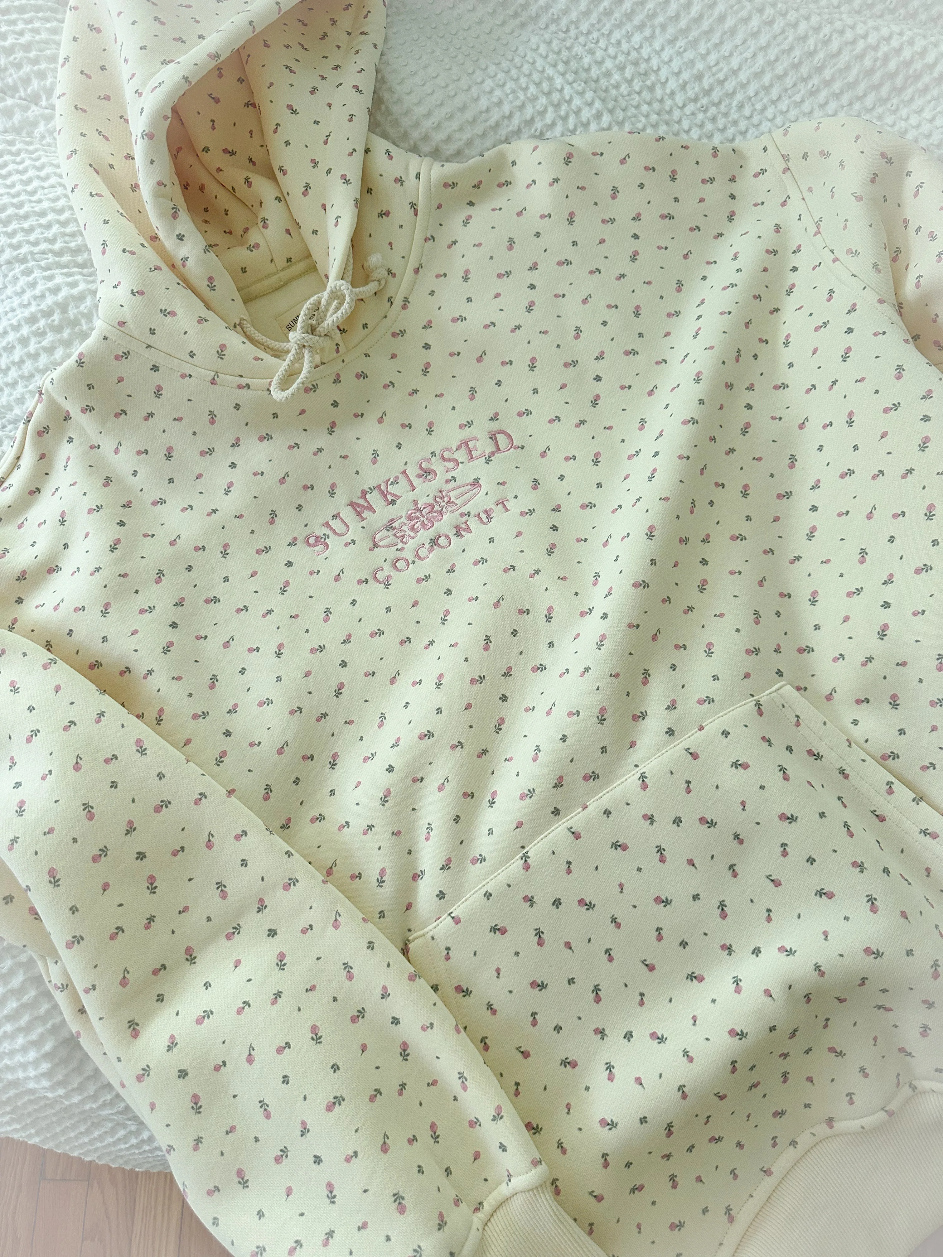 Toasted Cream Roses Embroider Hoodie - Image 4