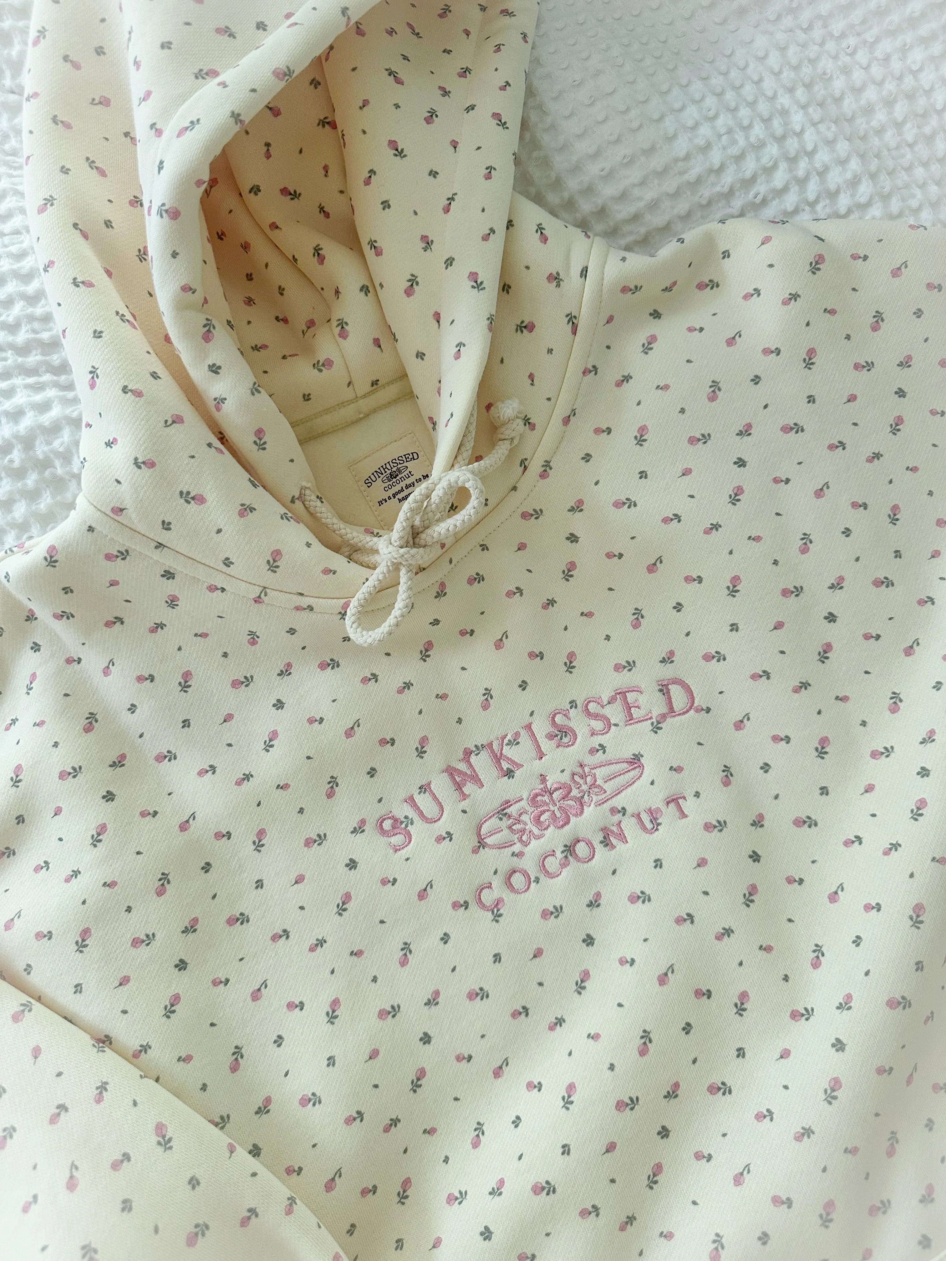 Toasted Cream Roses Embroider Hoodie - Image 8
