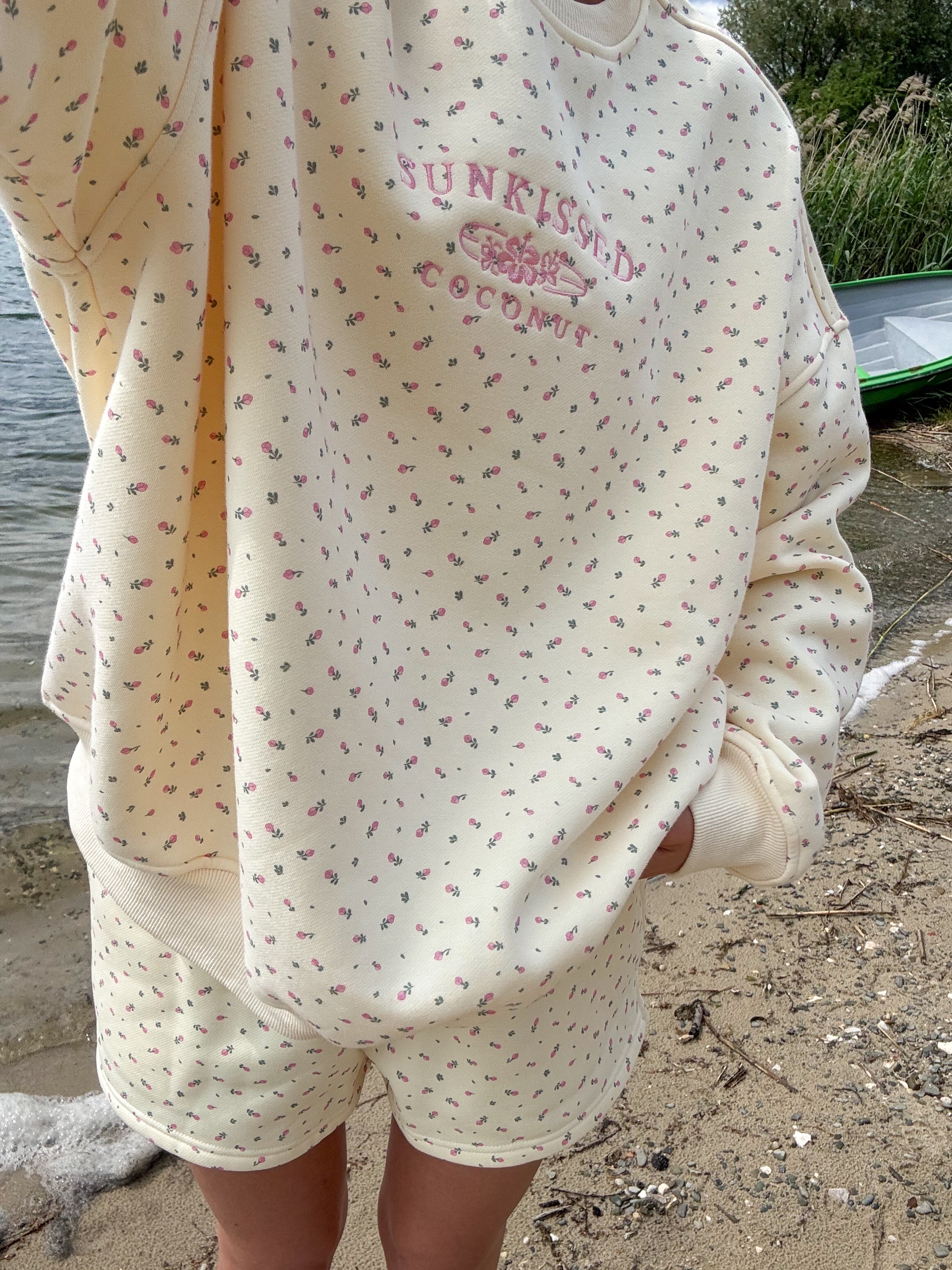 Toasted Cream Roses Embroider Sweatshirt - Image 3