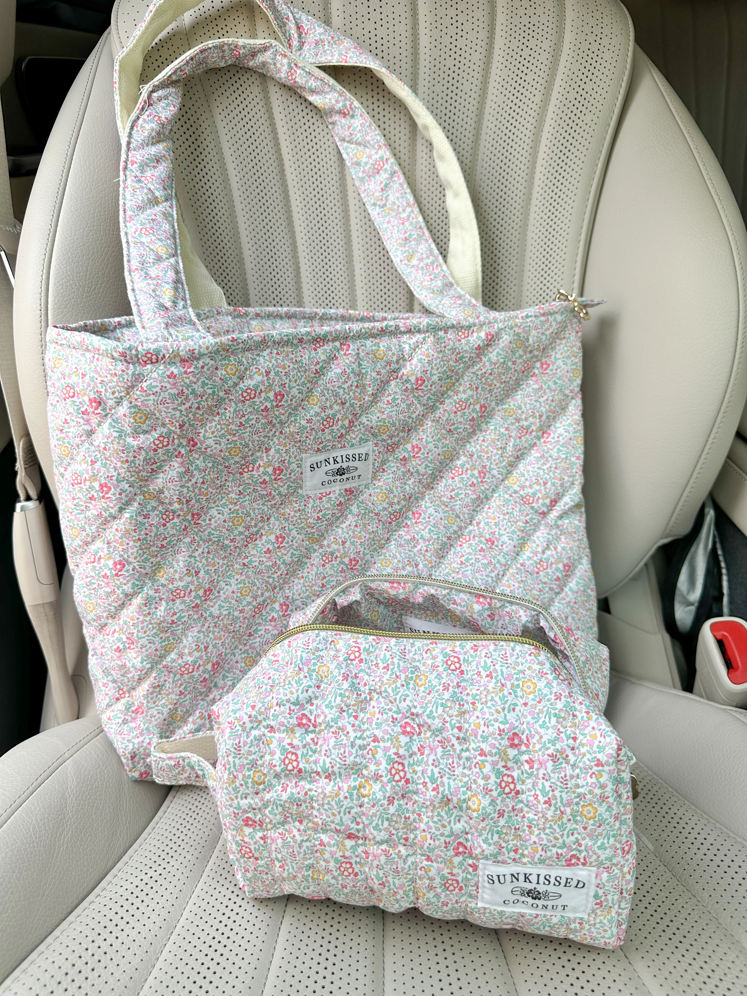 Floral Day In The Park Handmade Tote Zipper Bag - Image 13