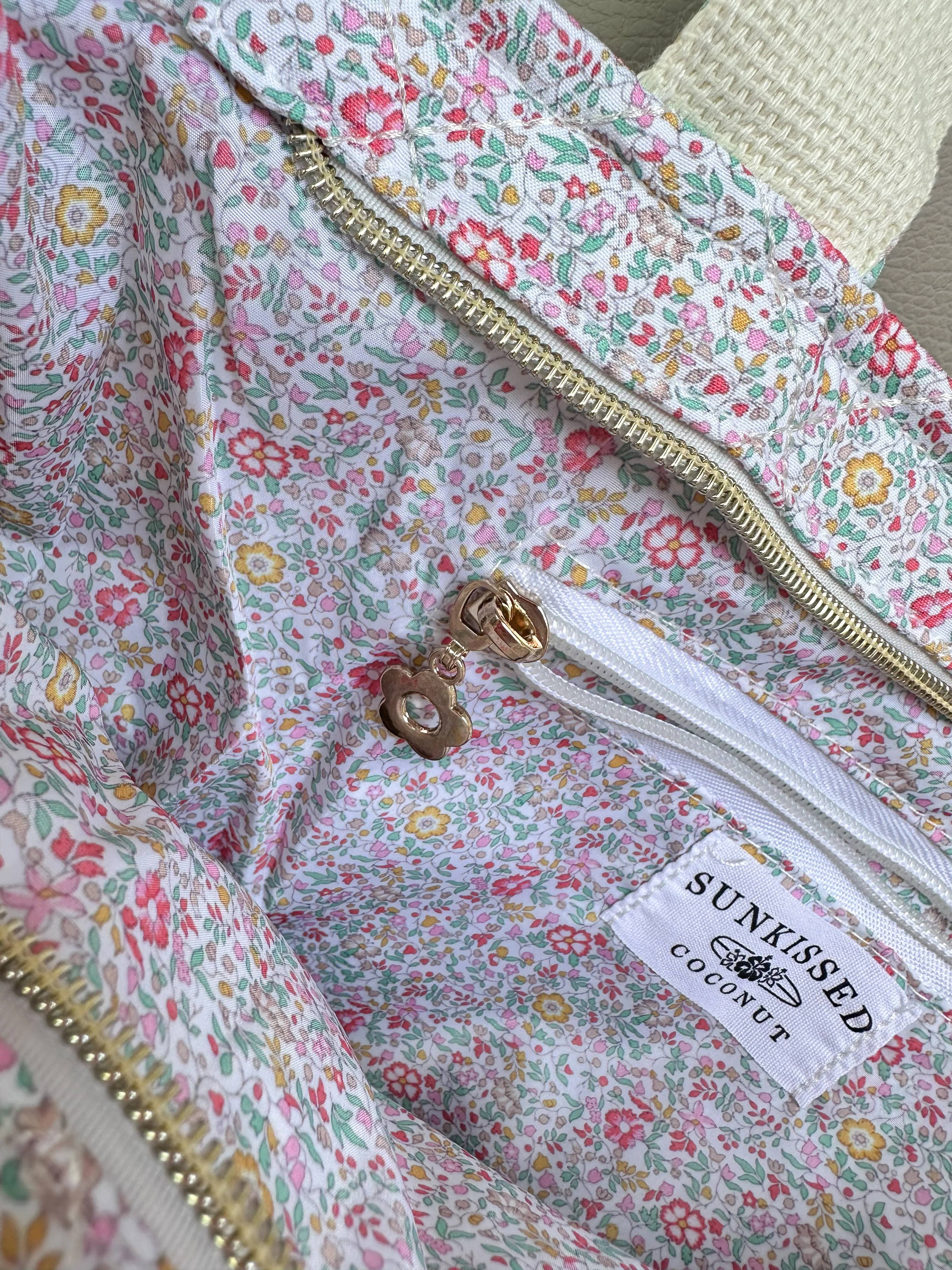 Floral Day In The Park Handmade Tote Zipper Bag - Image 6