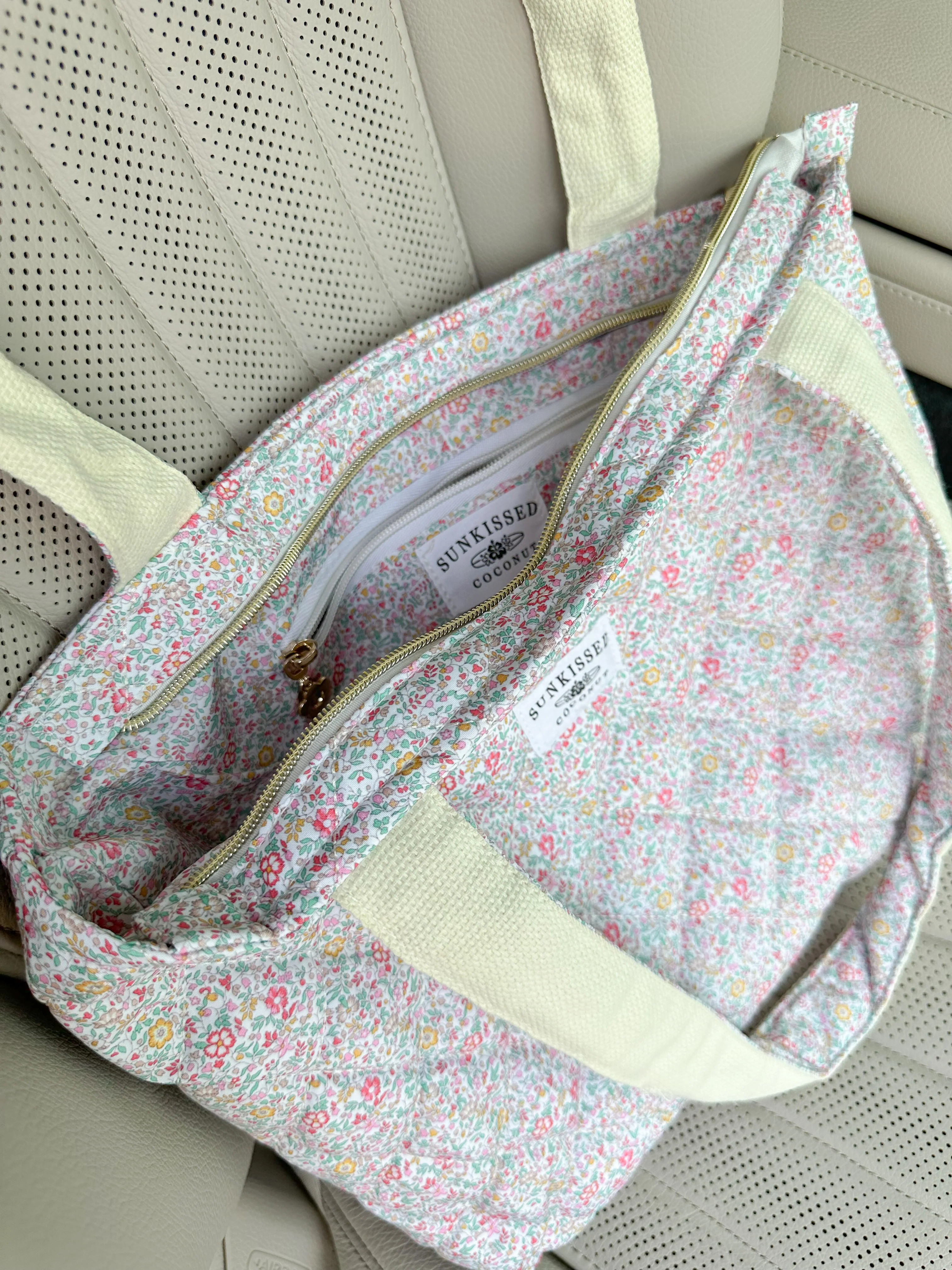 Floral Day In The Park Handmade Tote Zipper Bag - Image 9