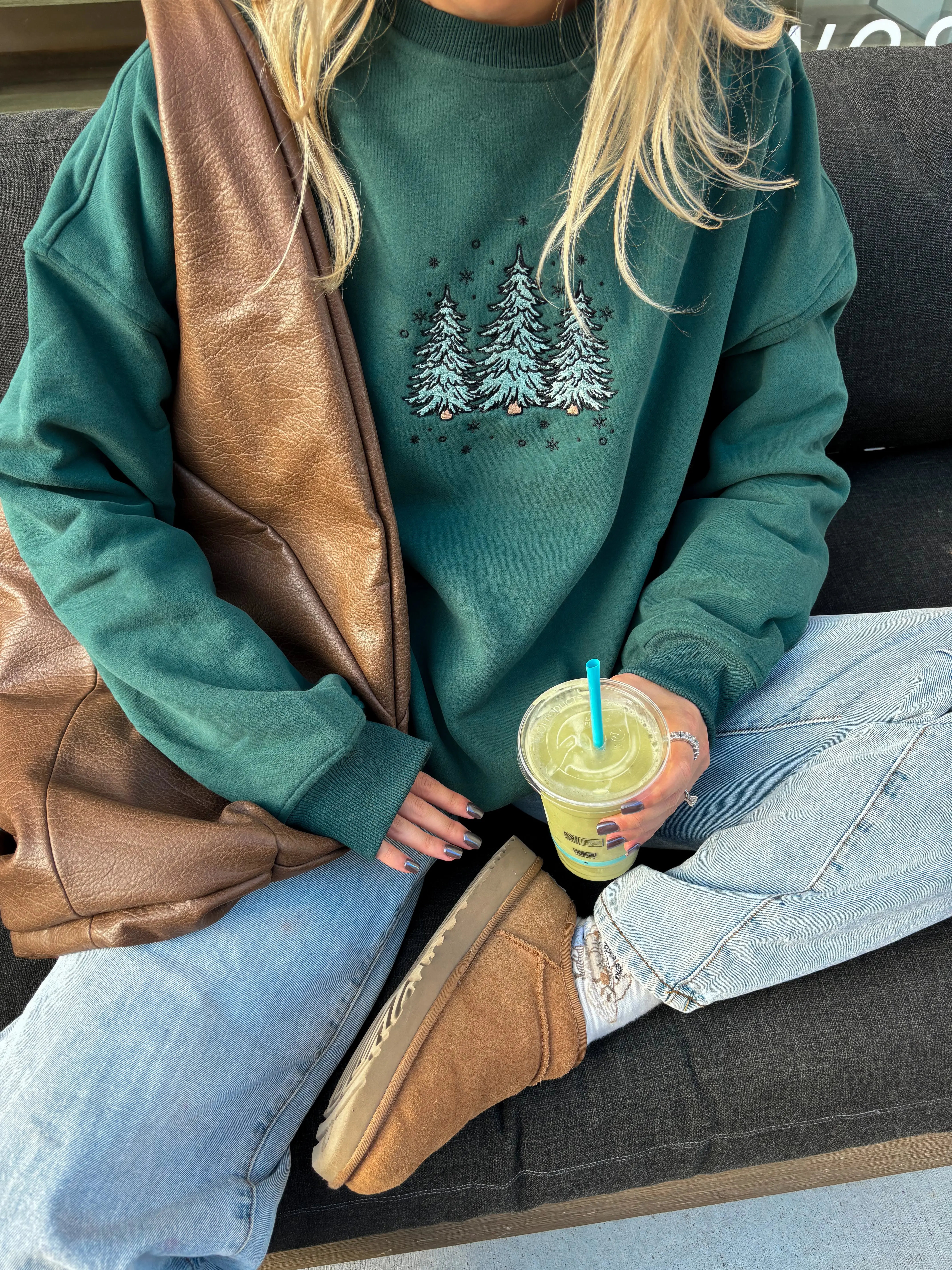 Winter Green Christmas Tree Embroider Sweatshirt - Image 4