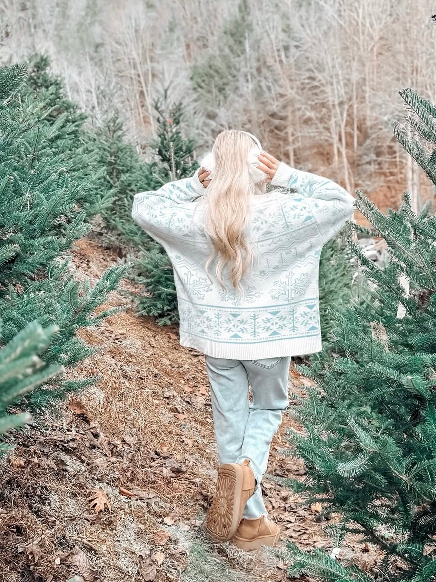 Snowflake Oversized Sweater - Image 7