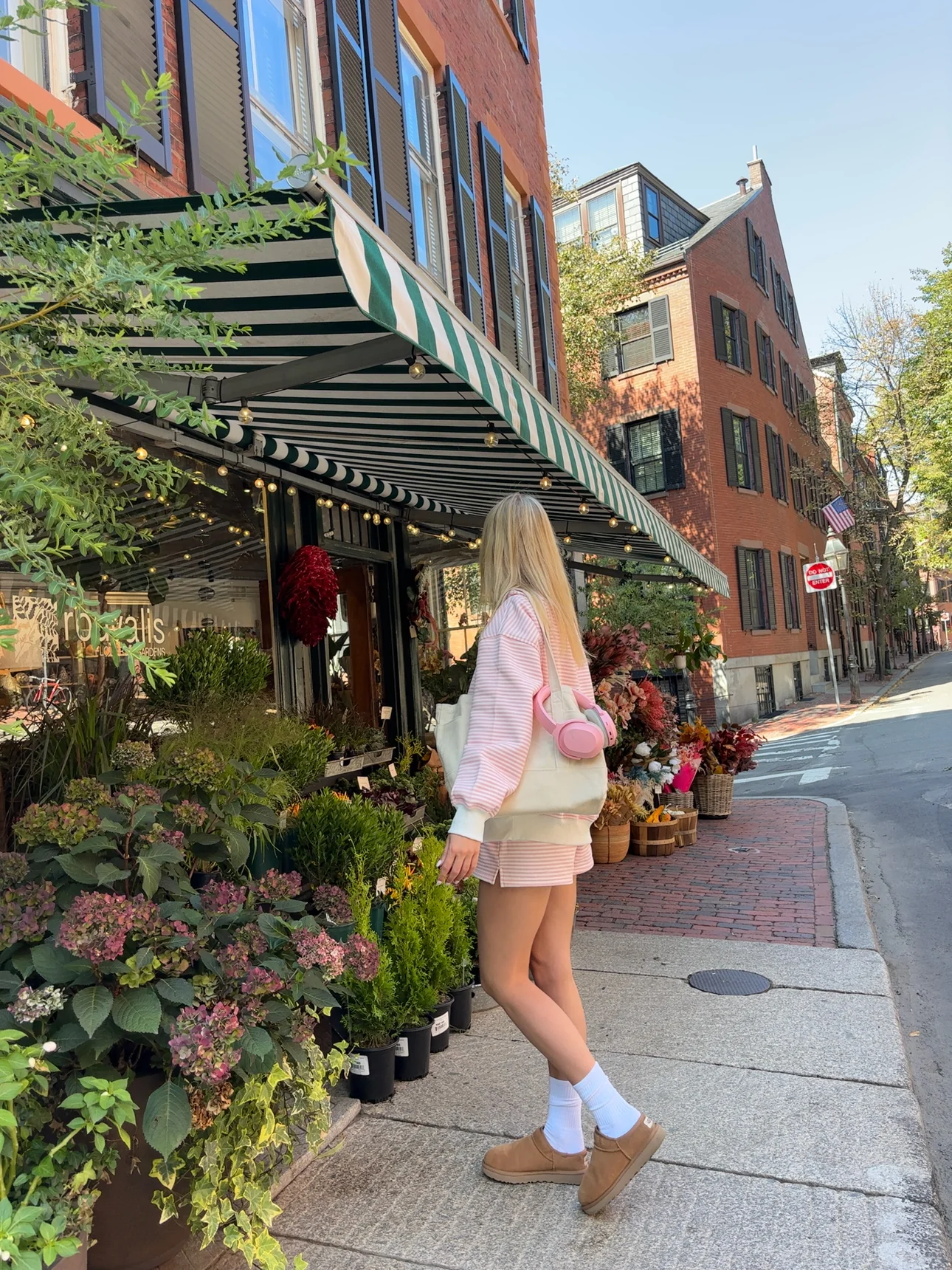 Light Pink and White Big Striped Mockneck Sweatshirt - Image 17