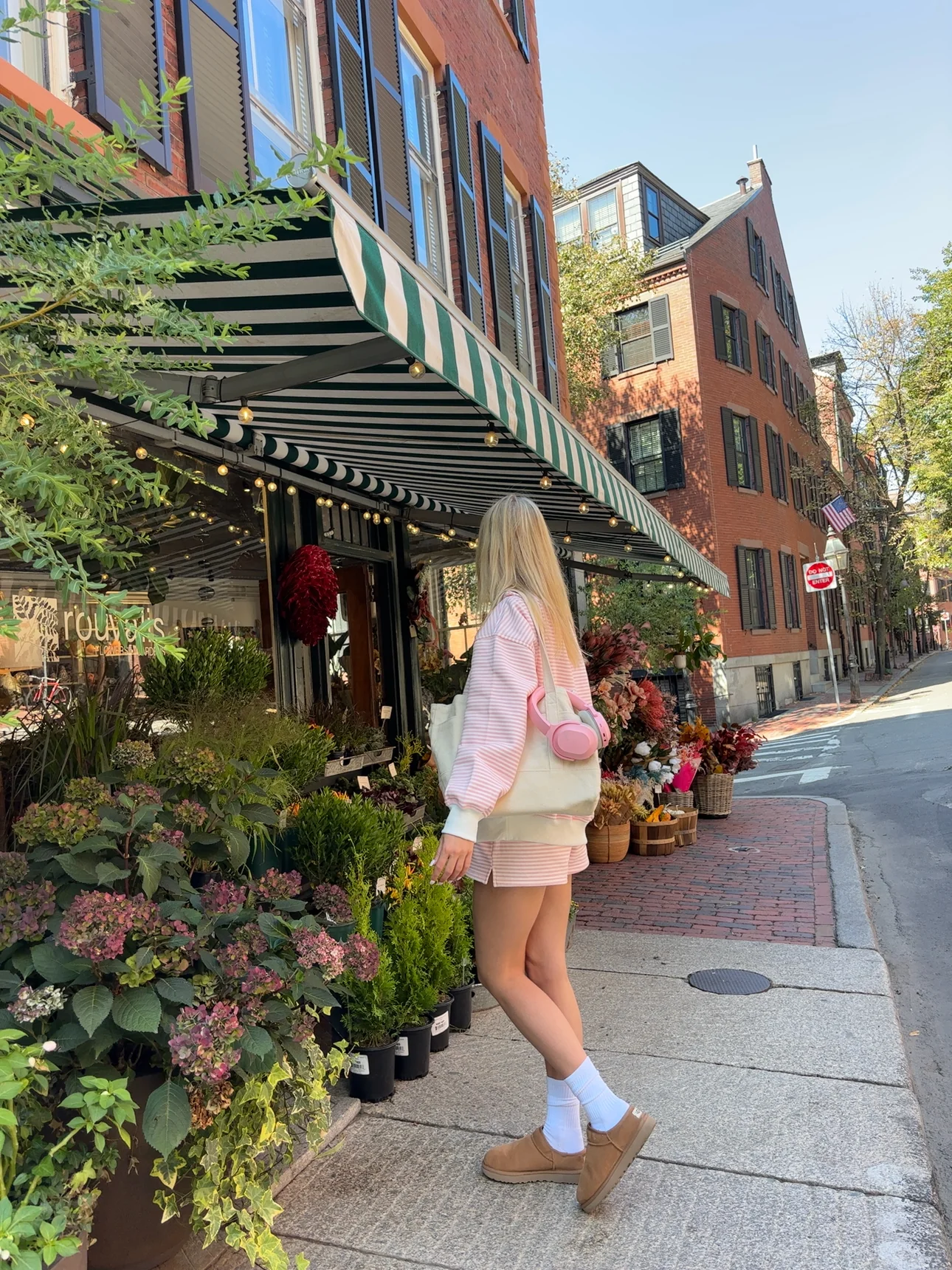 Light Pink and White Big Striped Mockneck Sweatshirt - Image 18