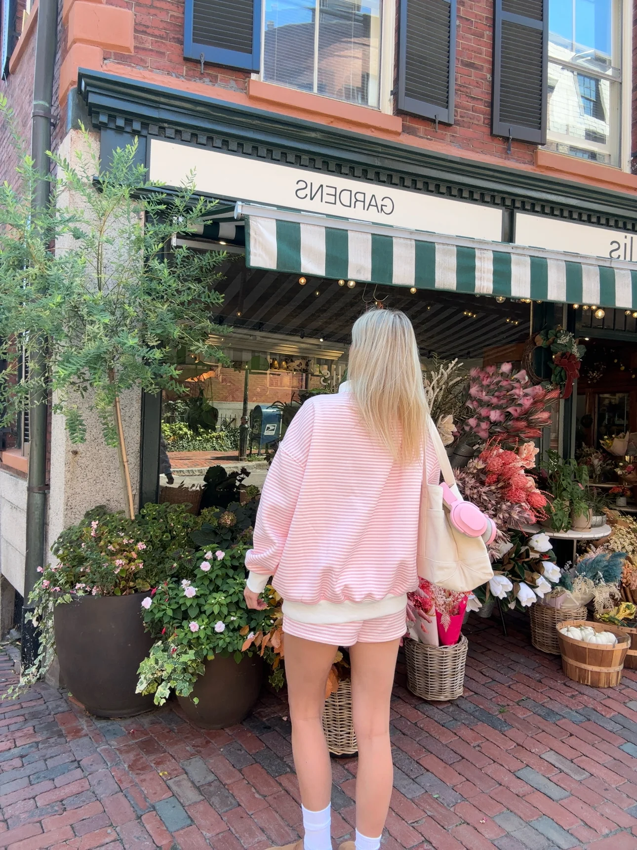 Light Pink and White Big Striped Mockneck Sweatshirt - Image 20