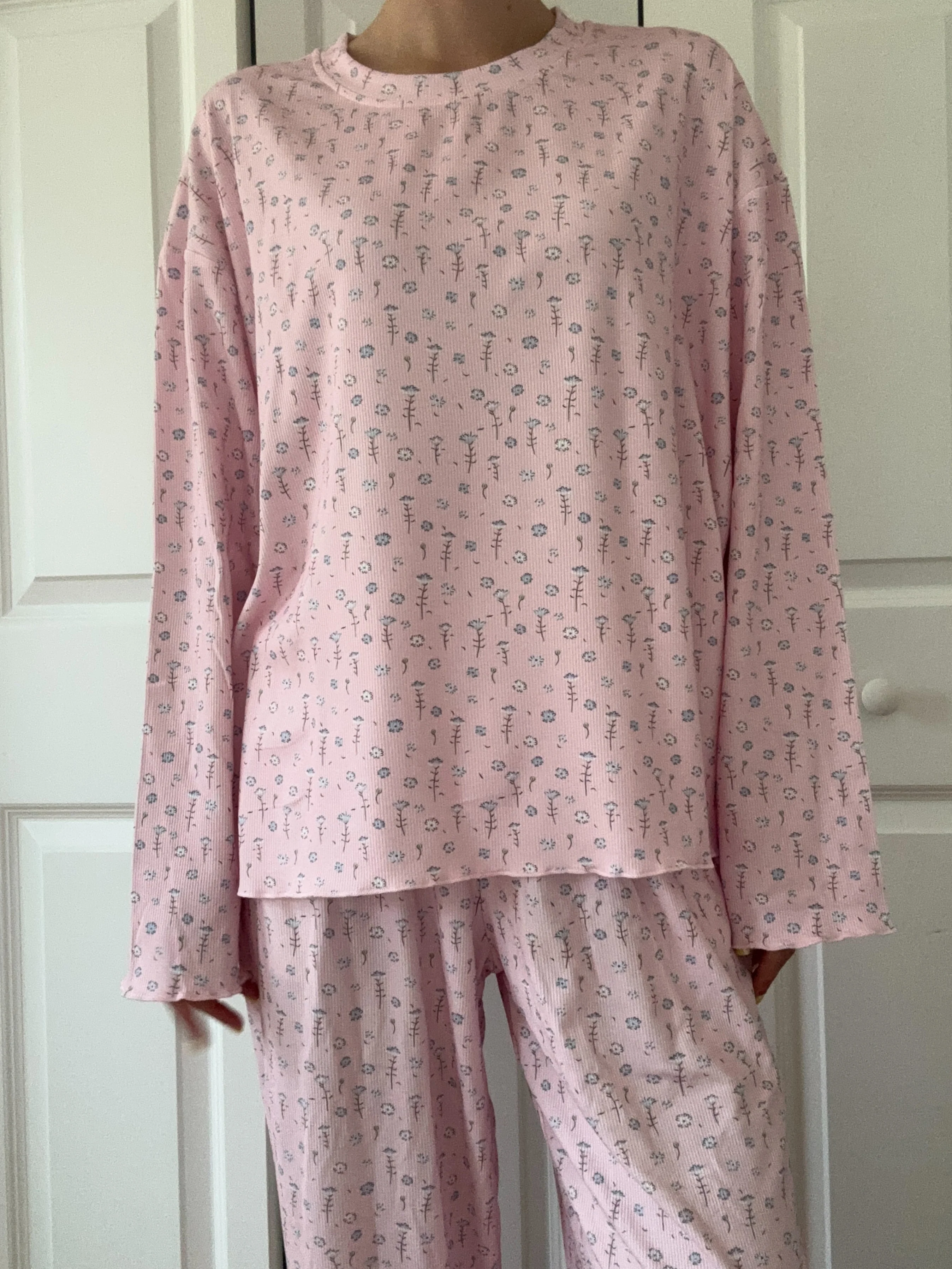 Light Pink Ditsy Floral Long Sleeve Pajama Top - Image 16