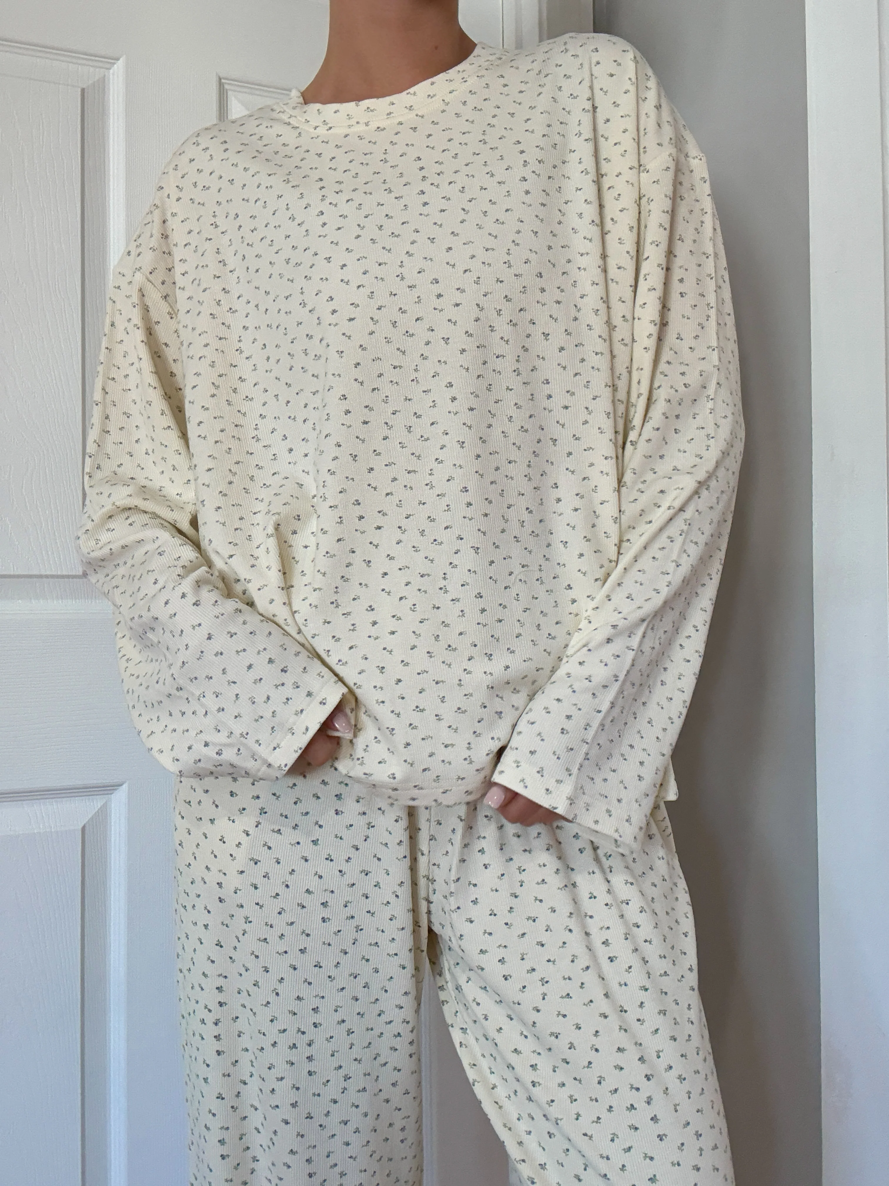 Pale Floral Long Sleeve Pajama Top - Image 30
