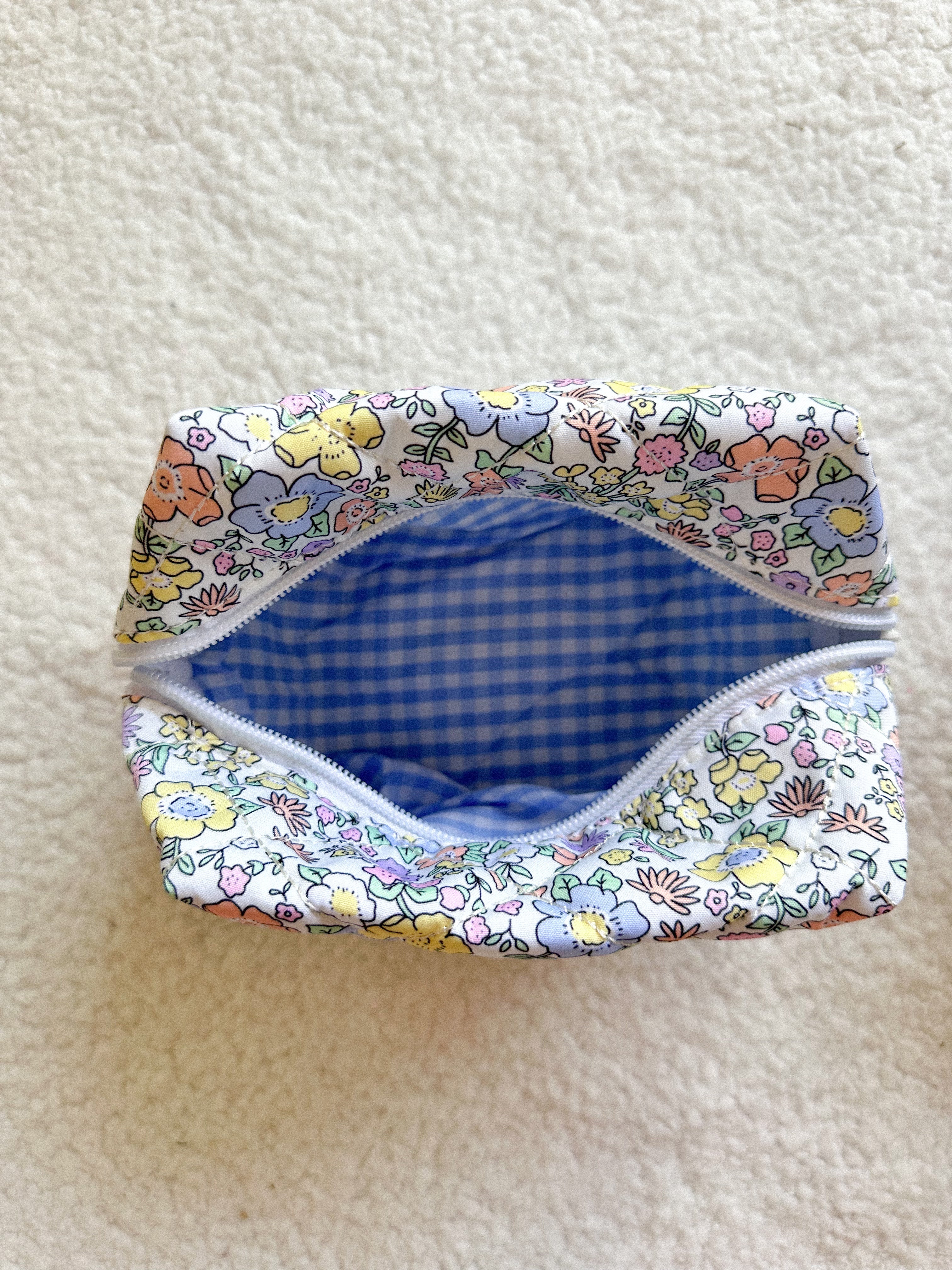 Small Pastel Flower Quilted Handmade Makeup Bag - Image 5