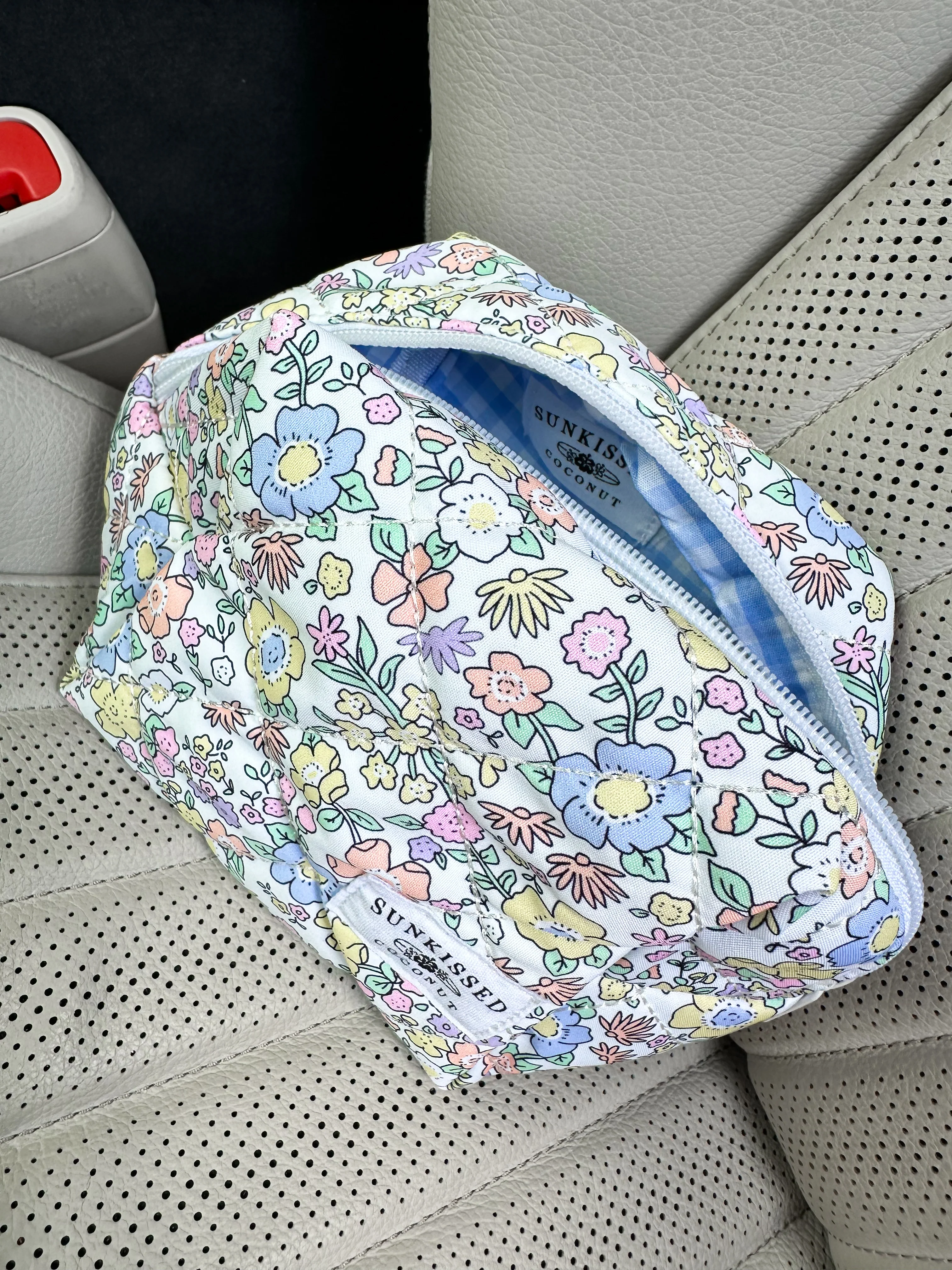 Small Pastel Flower Quilted Handmade Makeup Bag - Image 8