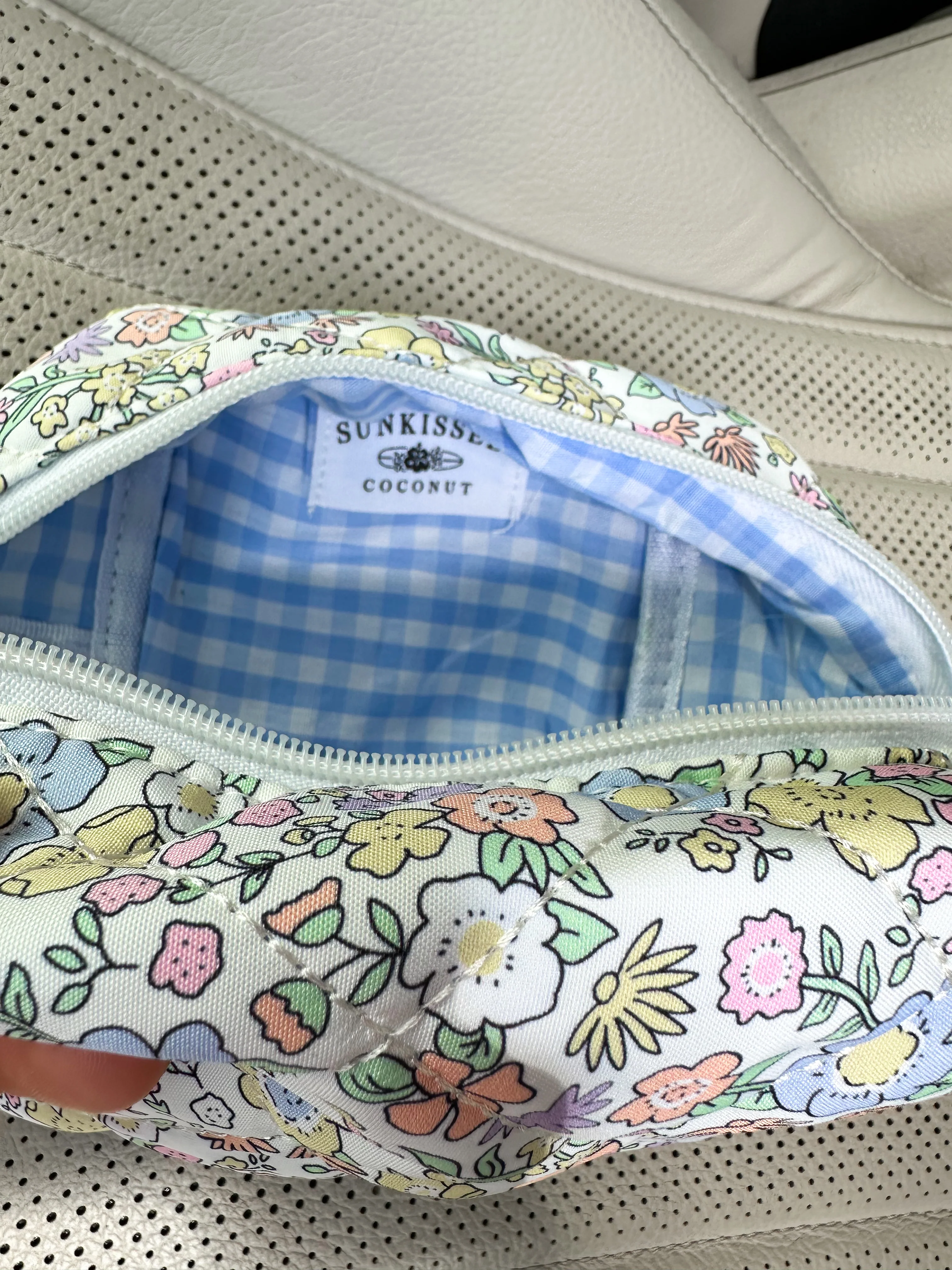 Small Pastel Flower Quilted Handmade Makeup Bag - Image 9