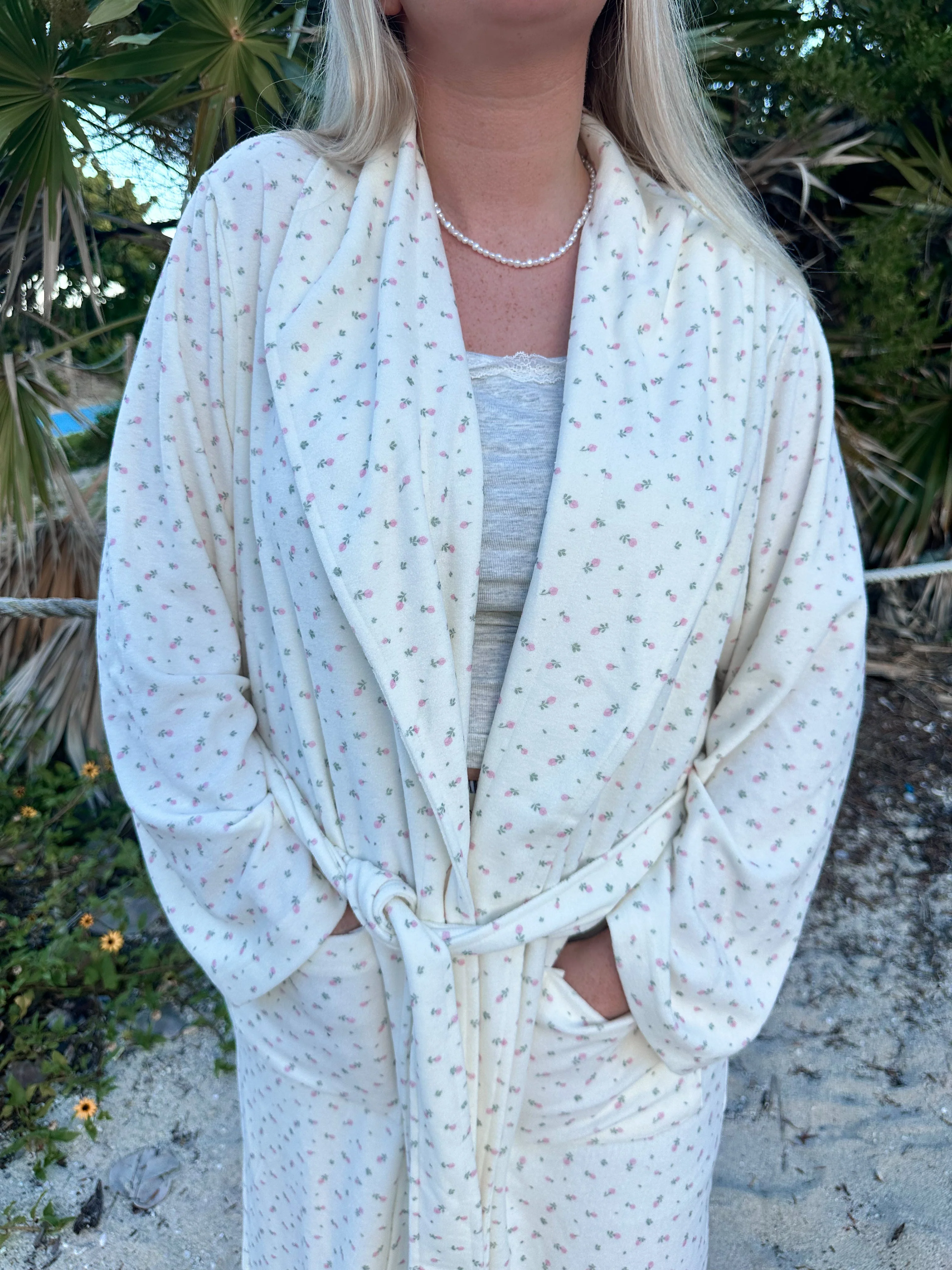 Pink Roses Dream Hotel Robe - Image 10