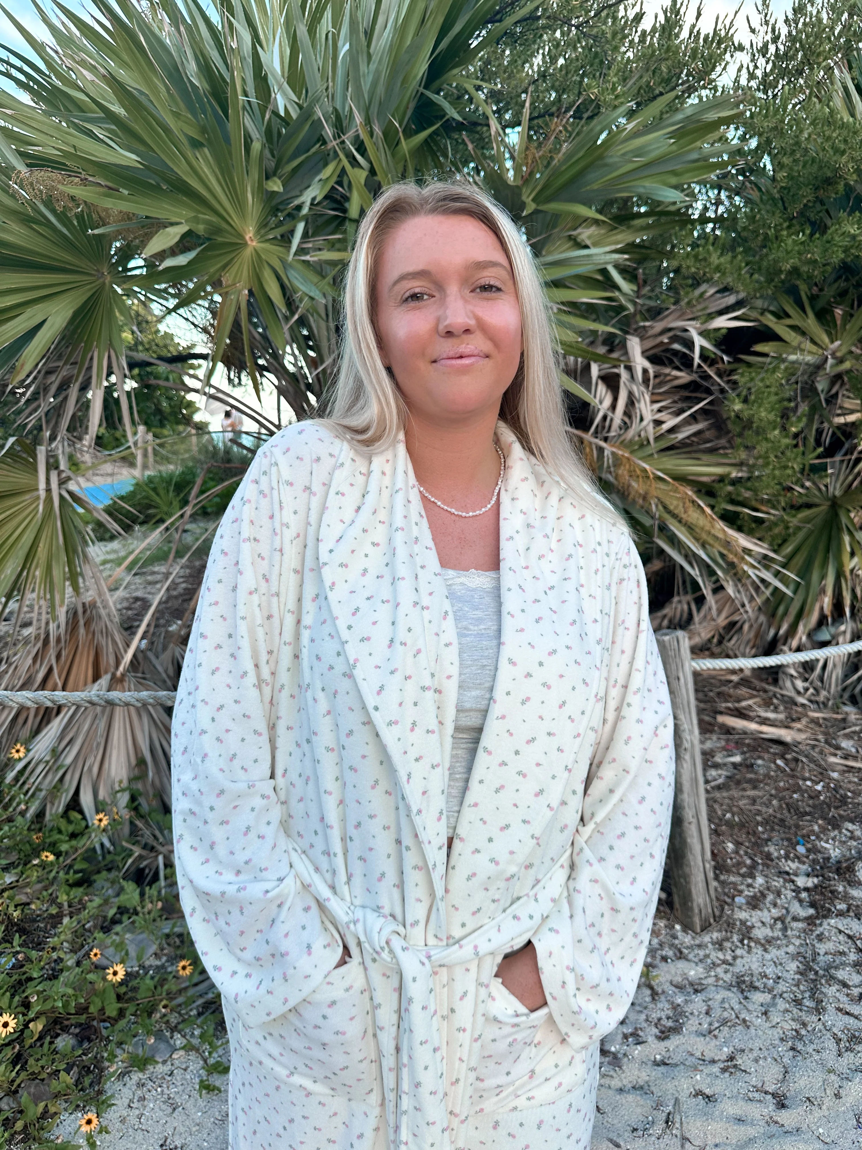 Pink Roses Dream Hotel Robe - Image 12