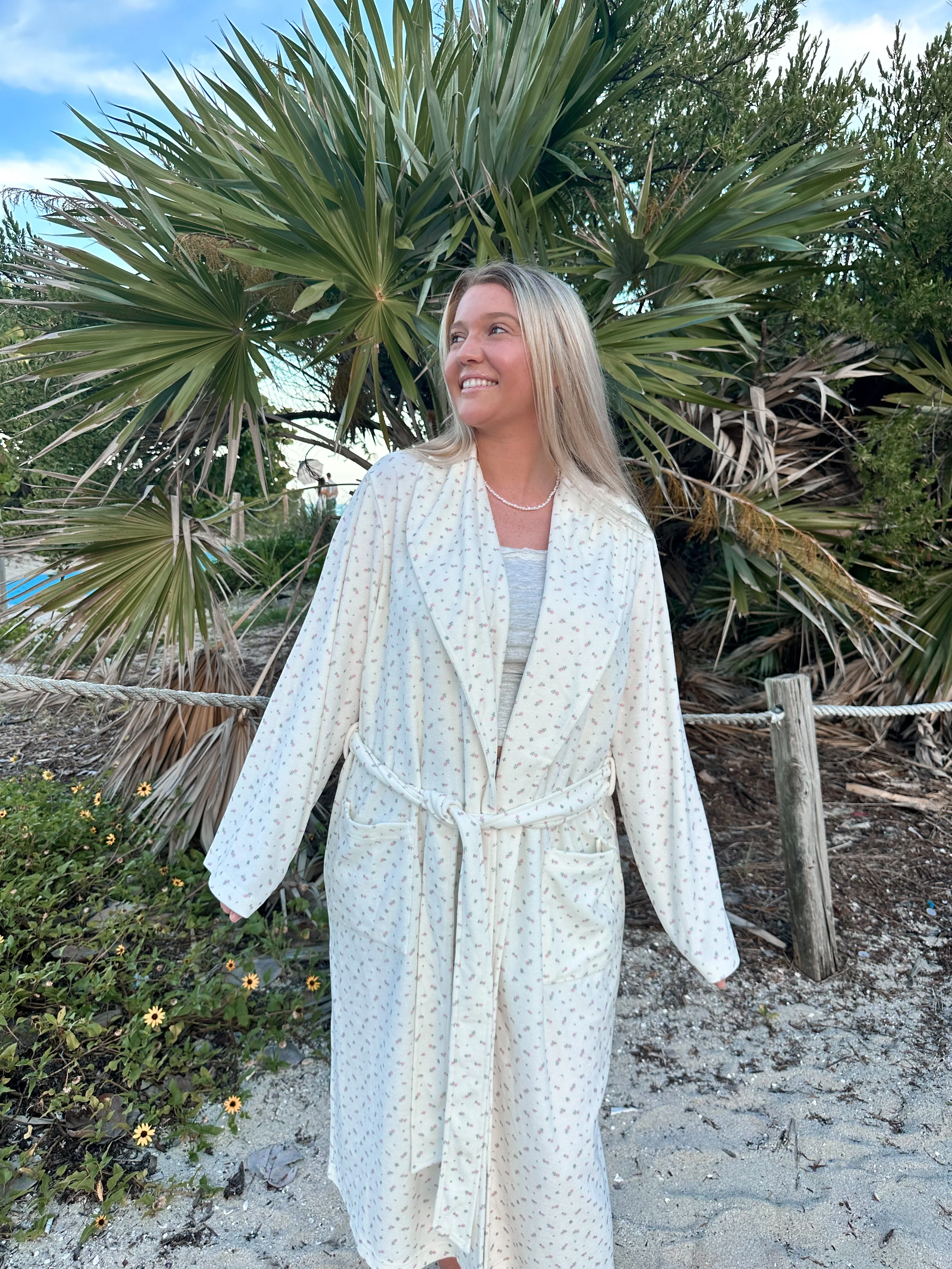 Pink Roses Dream Hotel Robe - Image 13