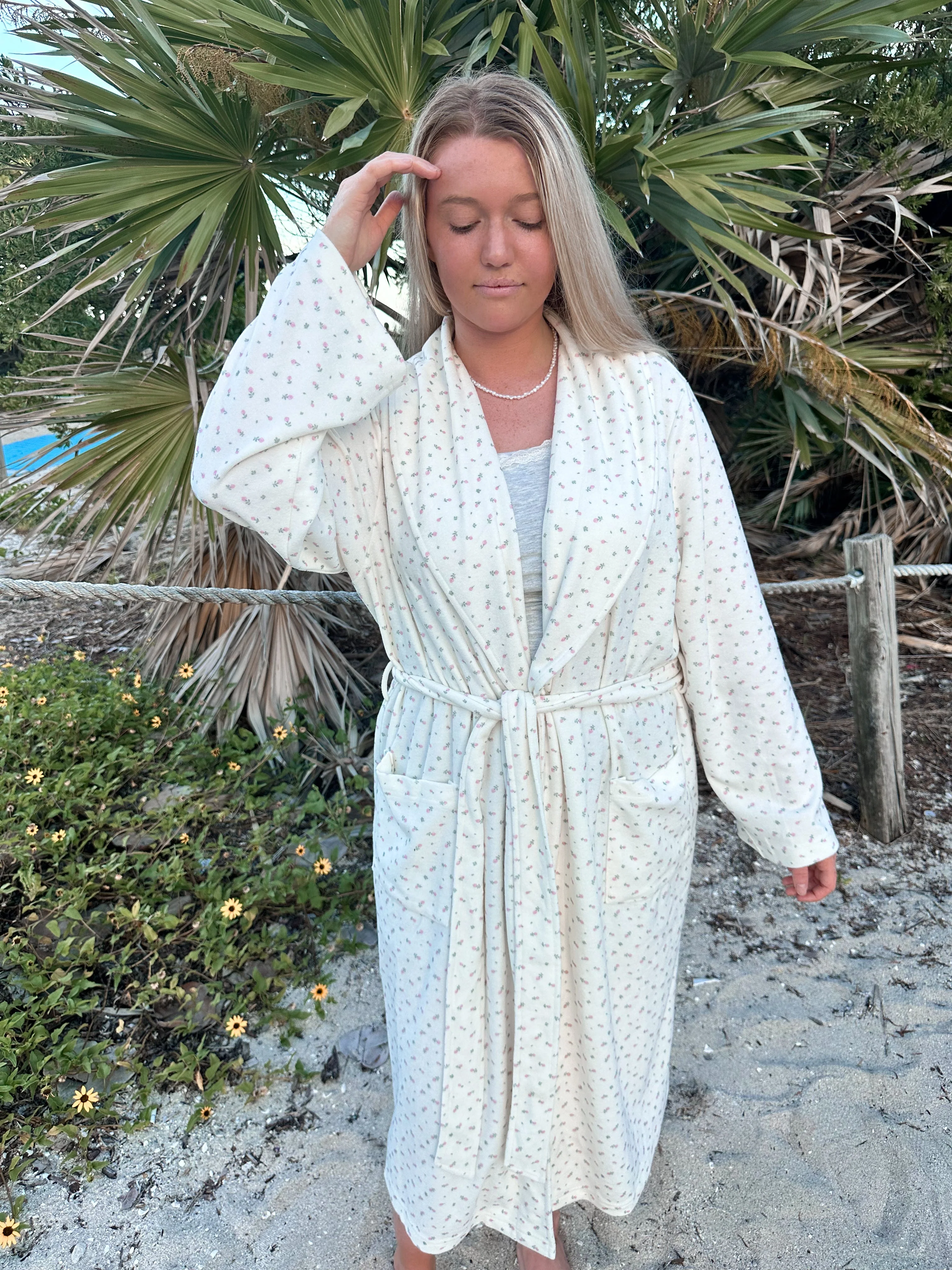 Pink Roses Dream Hotel Robe - Image 16