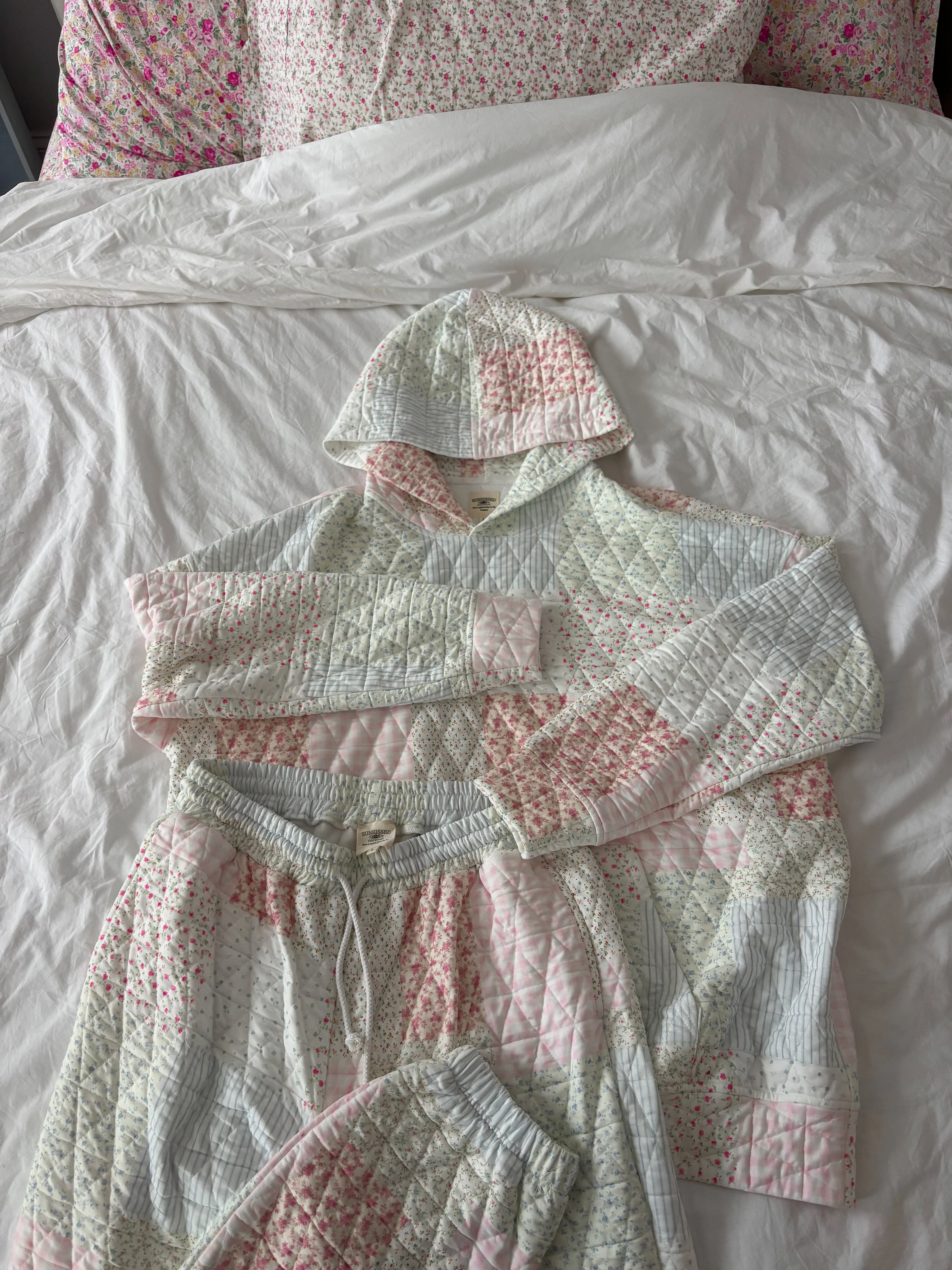 Quilted Pastel Hoodie - Image 6