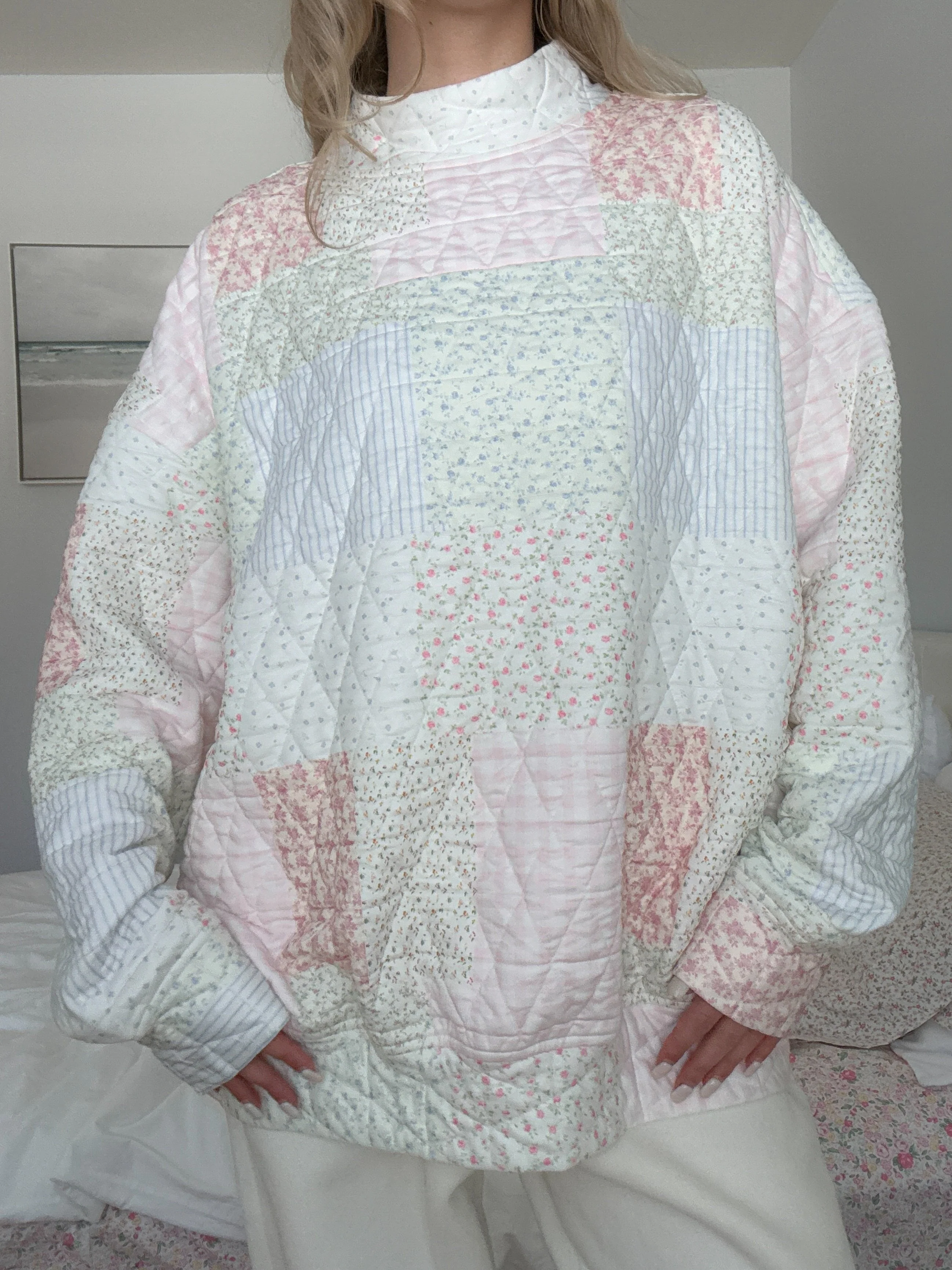 Quilted Pastel Mockneck Sweatshirt - Image 4
