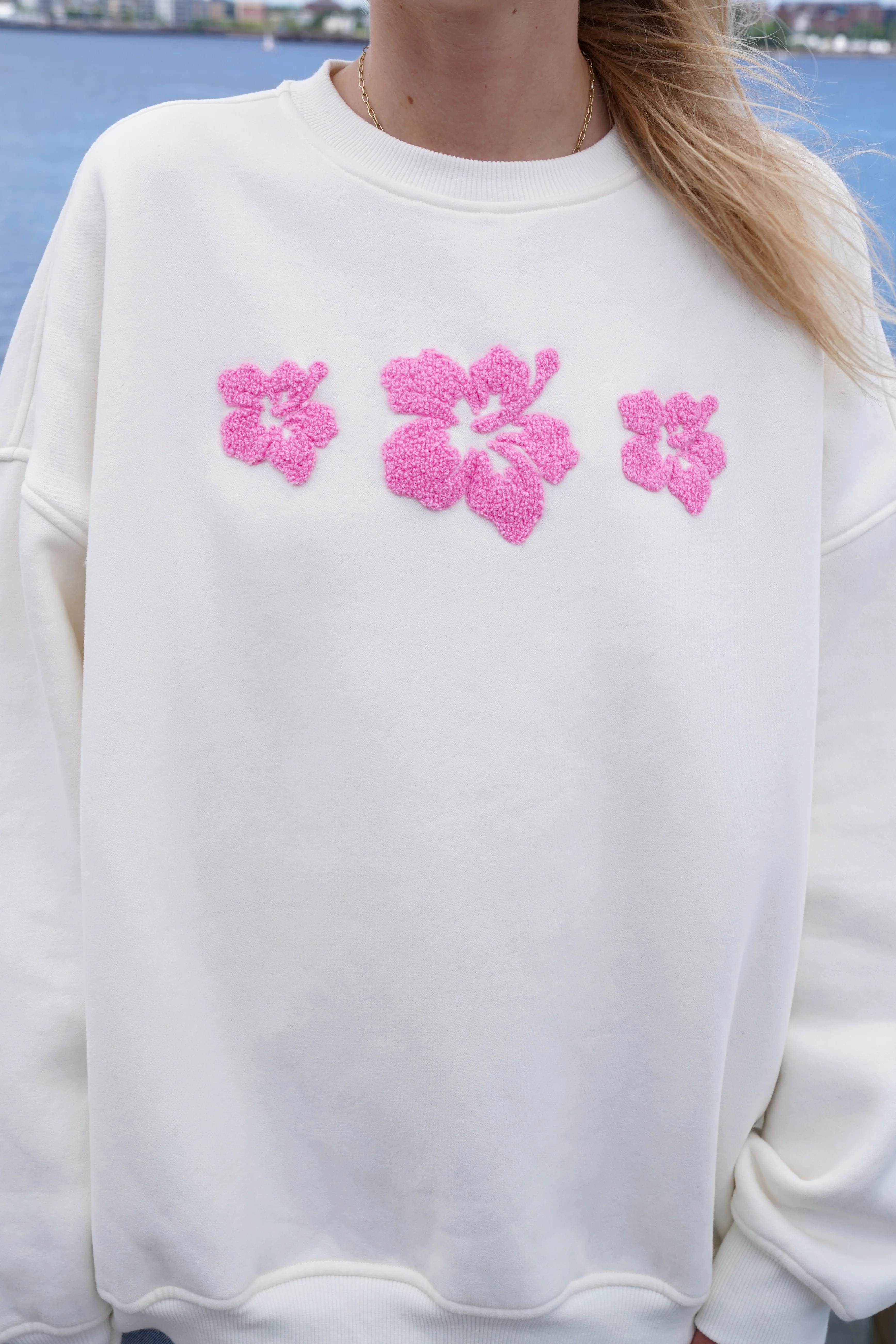 Ivory Hibiscus Flower Sweatshirt - Image 5