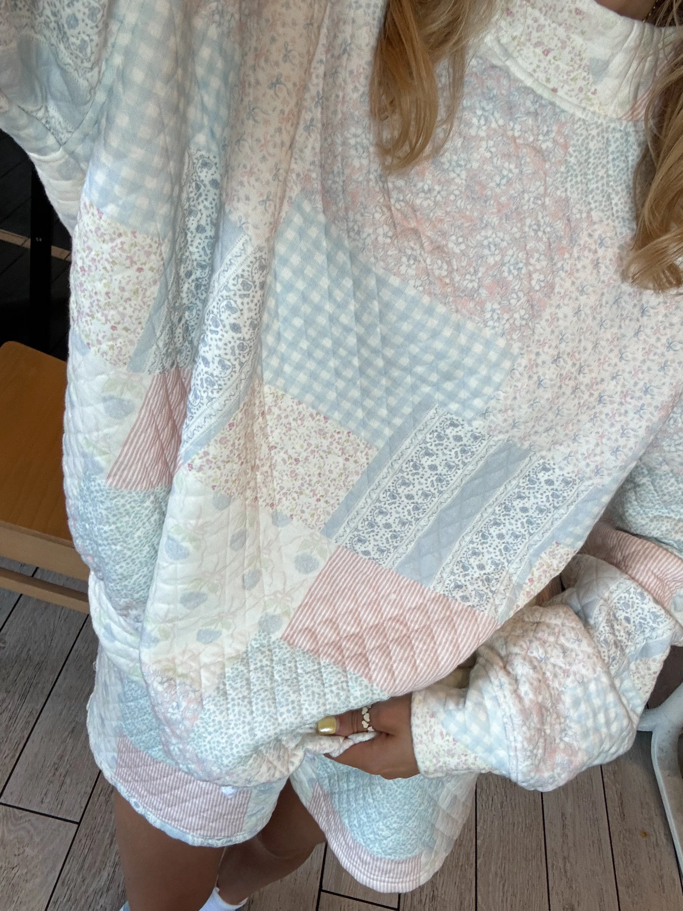 Shades Of Blue Quilted Pastel Mockneck Sweatshirt - Image 15