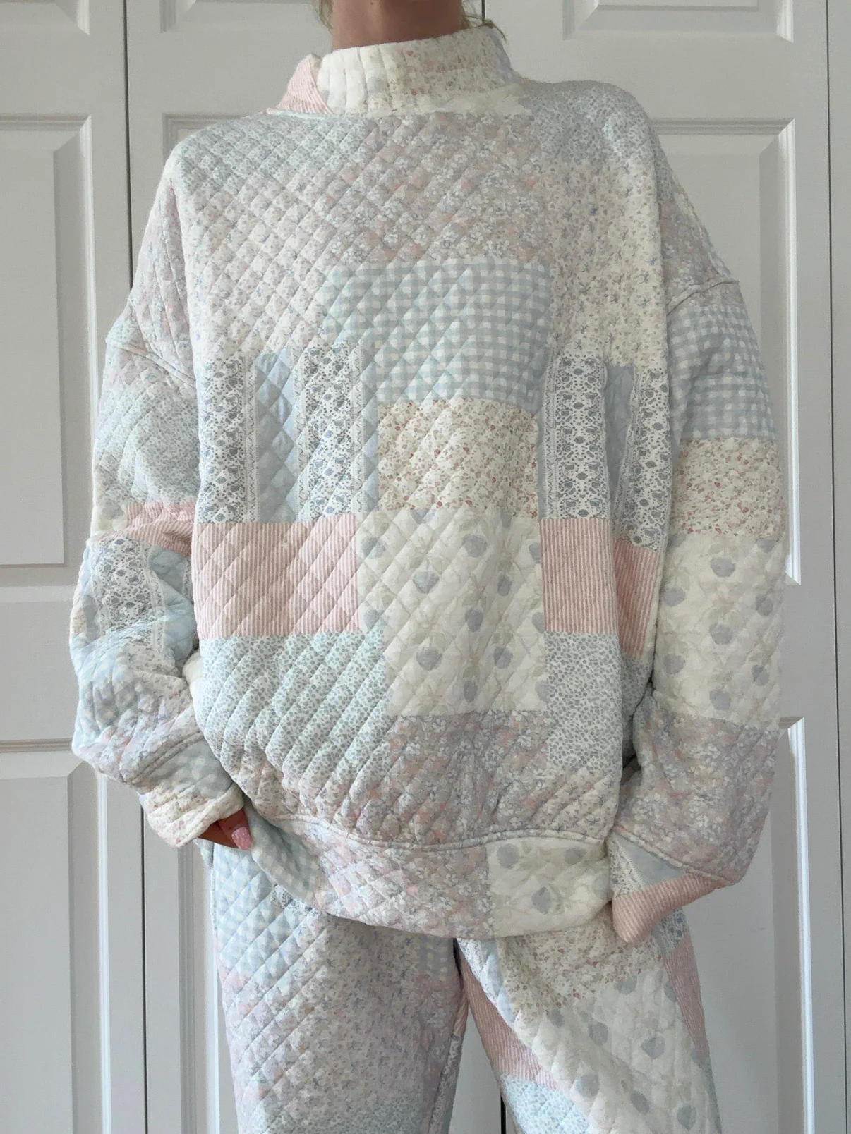 Shades Of Blue Quilted Pastel Mockneck Sweatshirt - Image 6