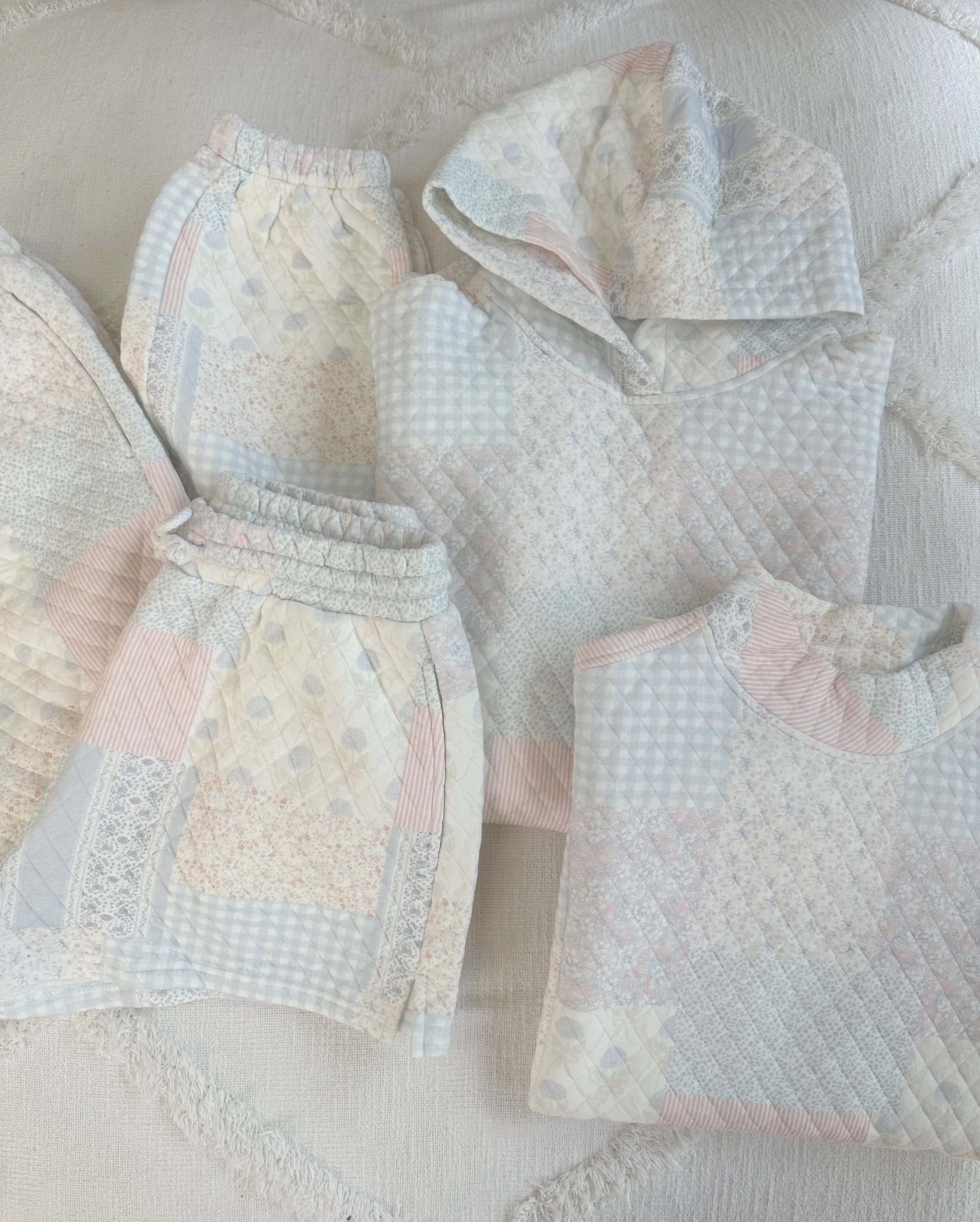 Shades Of Blue Quilted Pastel Mockneck Sweatshirt - Image 8