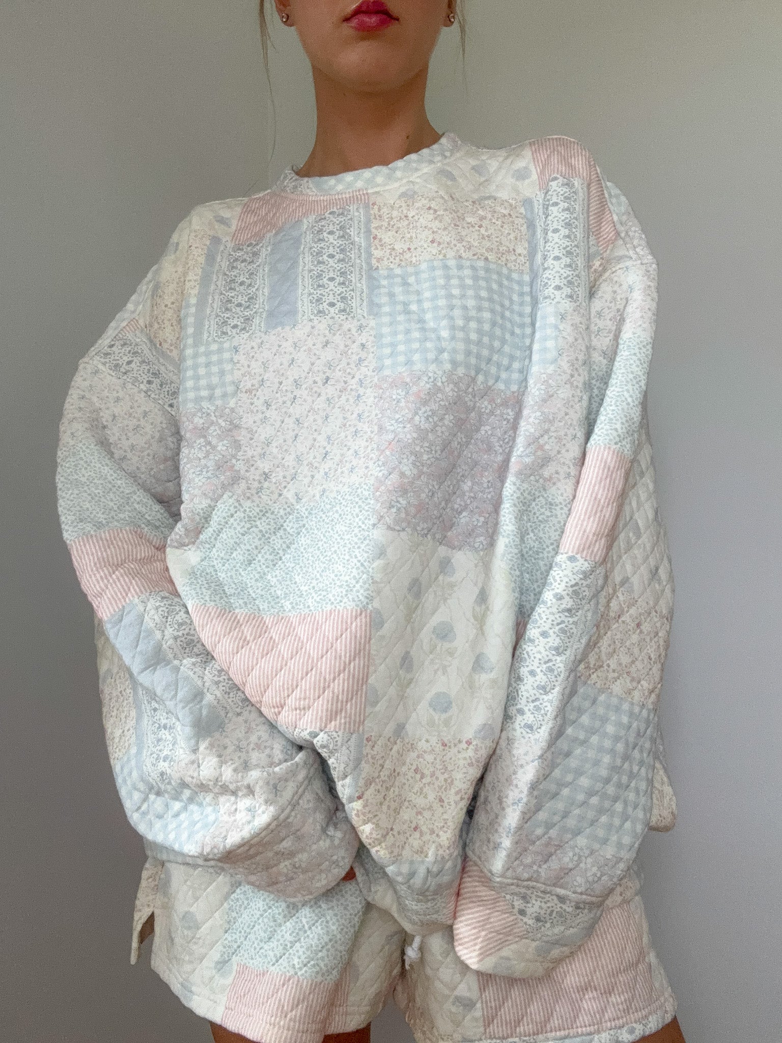 Shades Of Blue Quilted Pastel Sweatshirt - Image 2
