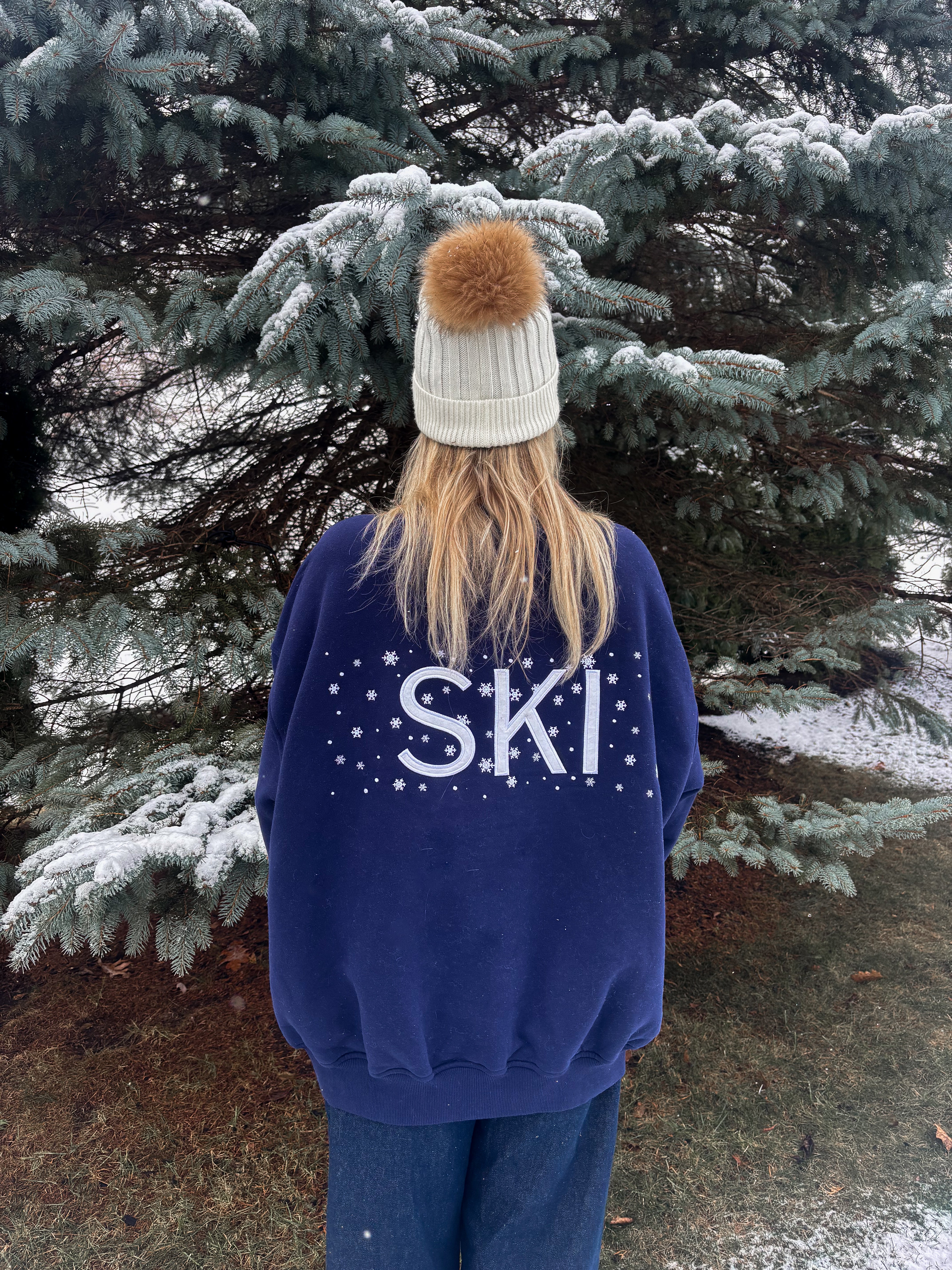 Ski Snowflake Embroider Sweatshirt - Image 4
