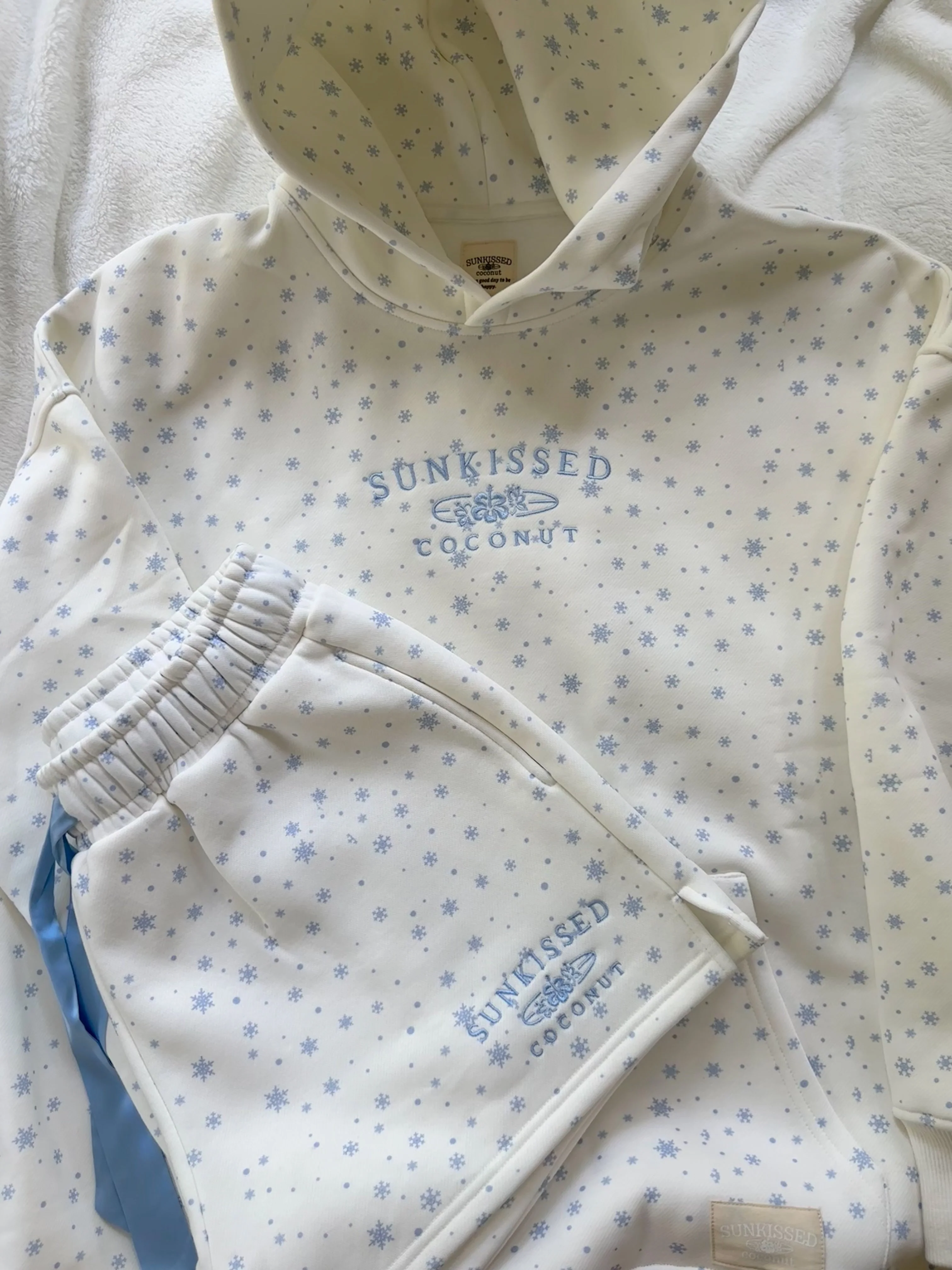 Snowflake Sunkissedcoconut Embroider Shorts - Image 9