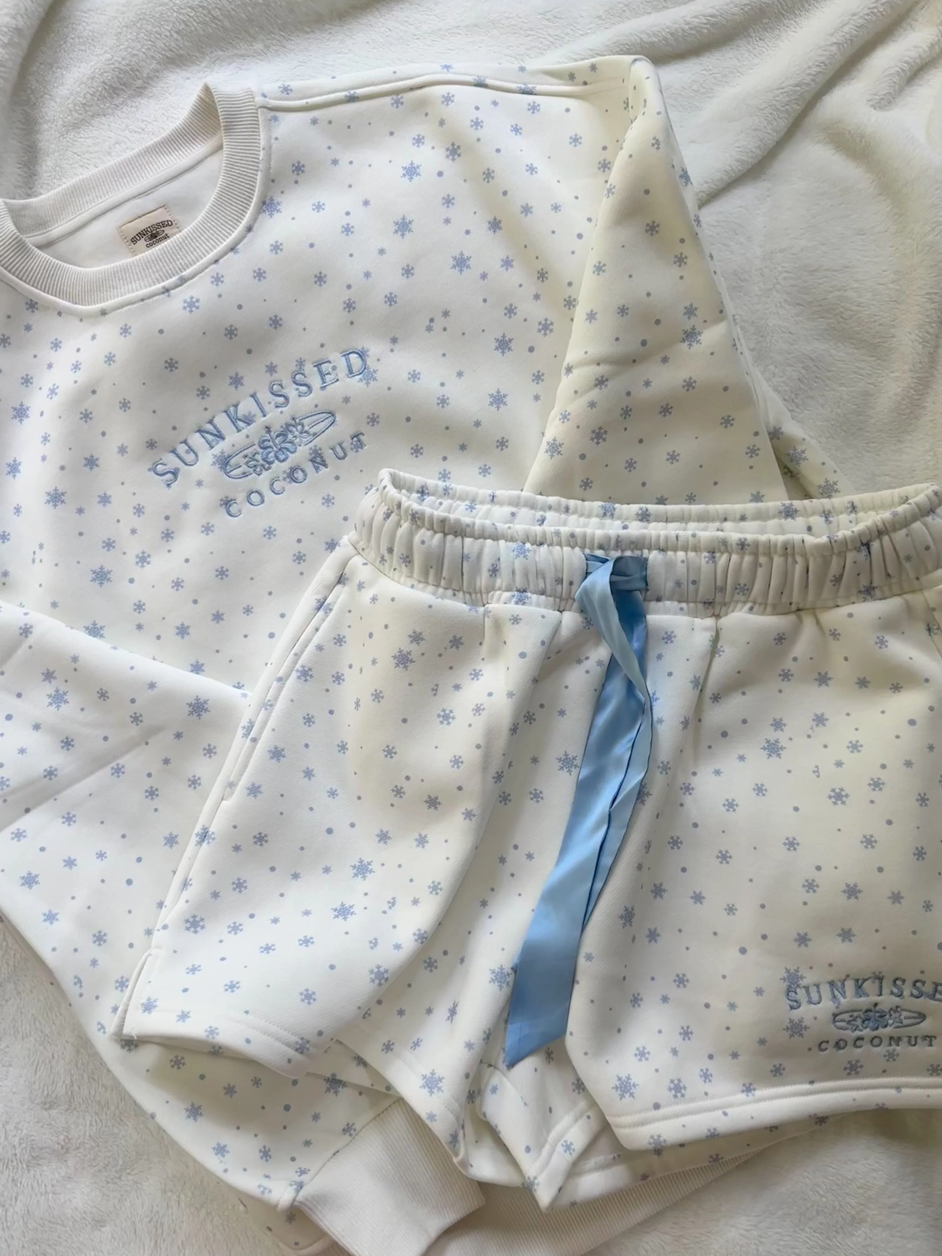 Snowflake Sunkissedcoconut Embroider Sweatshirt - Image 5