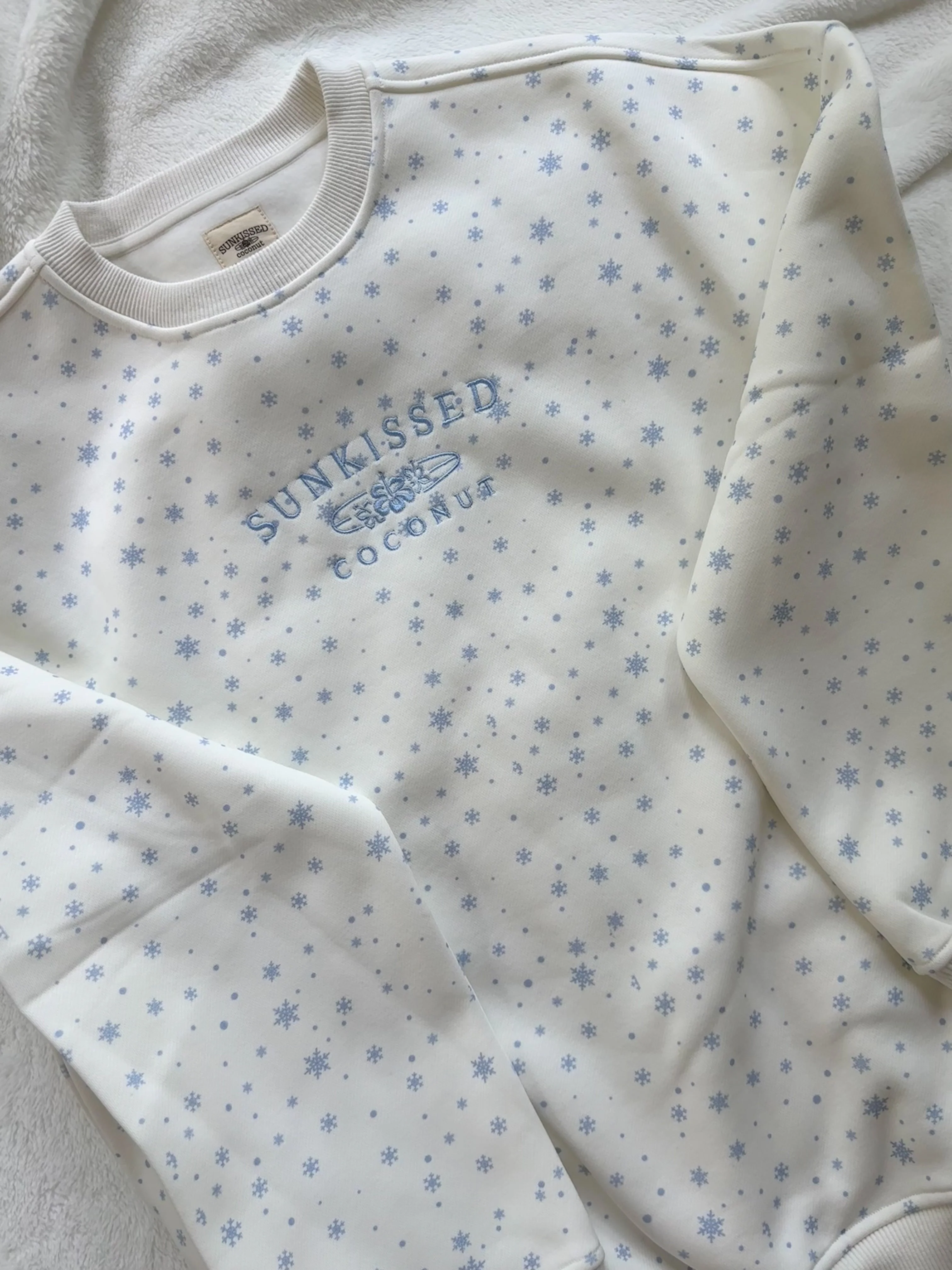 Snowflake Sunkissedcoconut Embroider Sweatshirt - Image 9