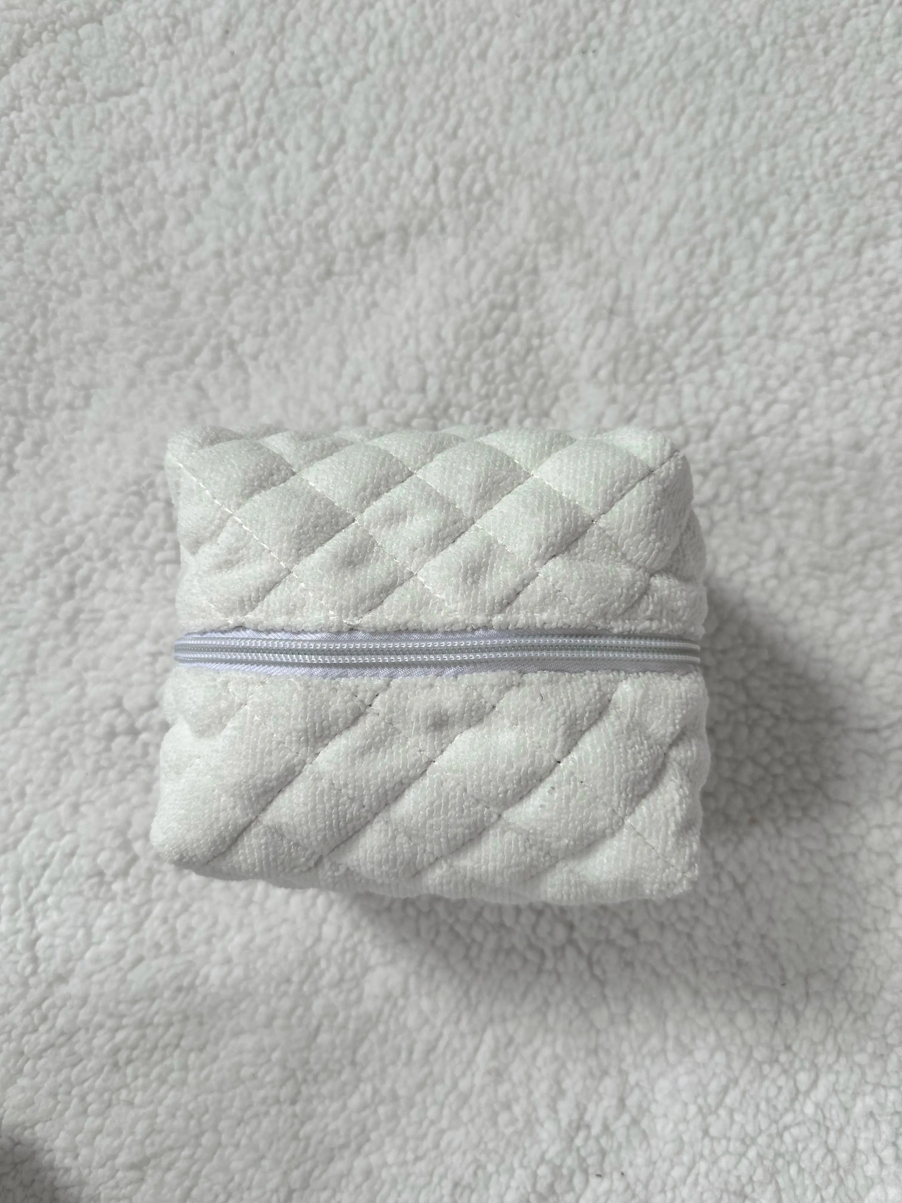 Small Teddy Bear Quilted Handmade Travel Bag - Image 7