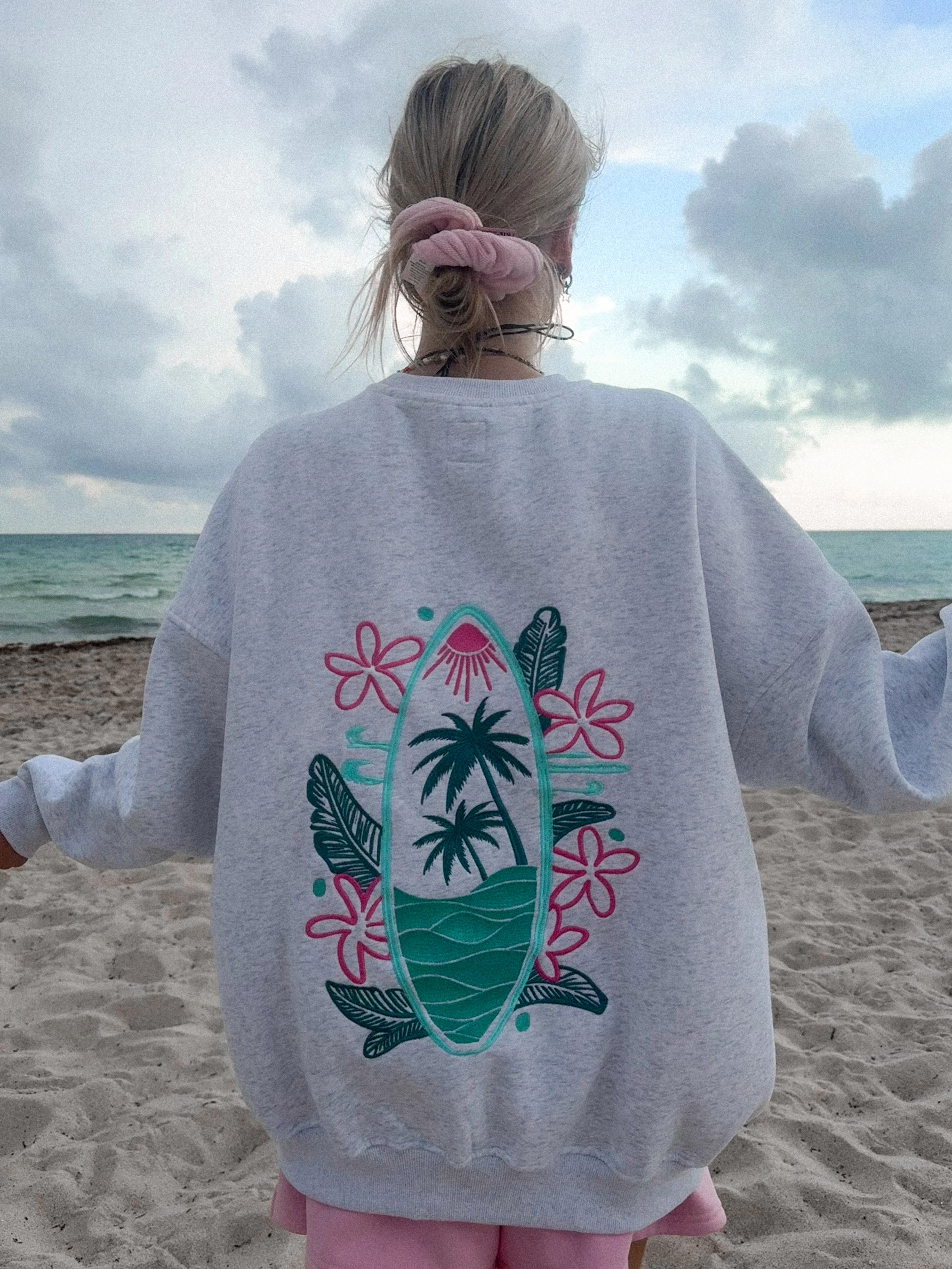 Pearl Grey Surfing The Waves Embroider Sweatshirt - Image 3