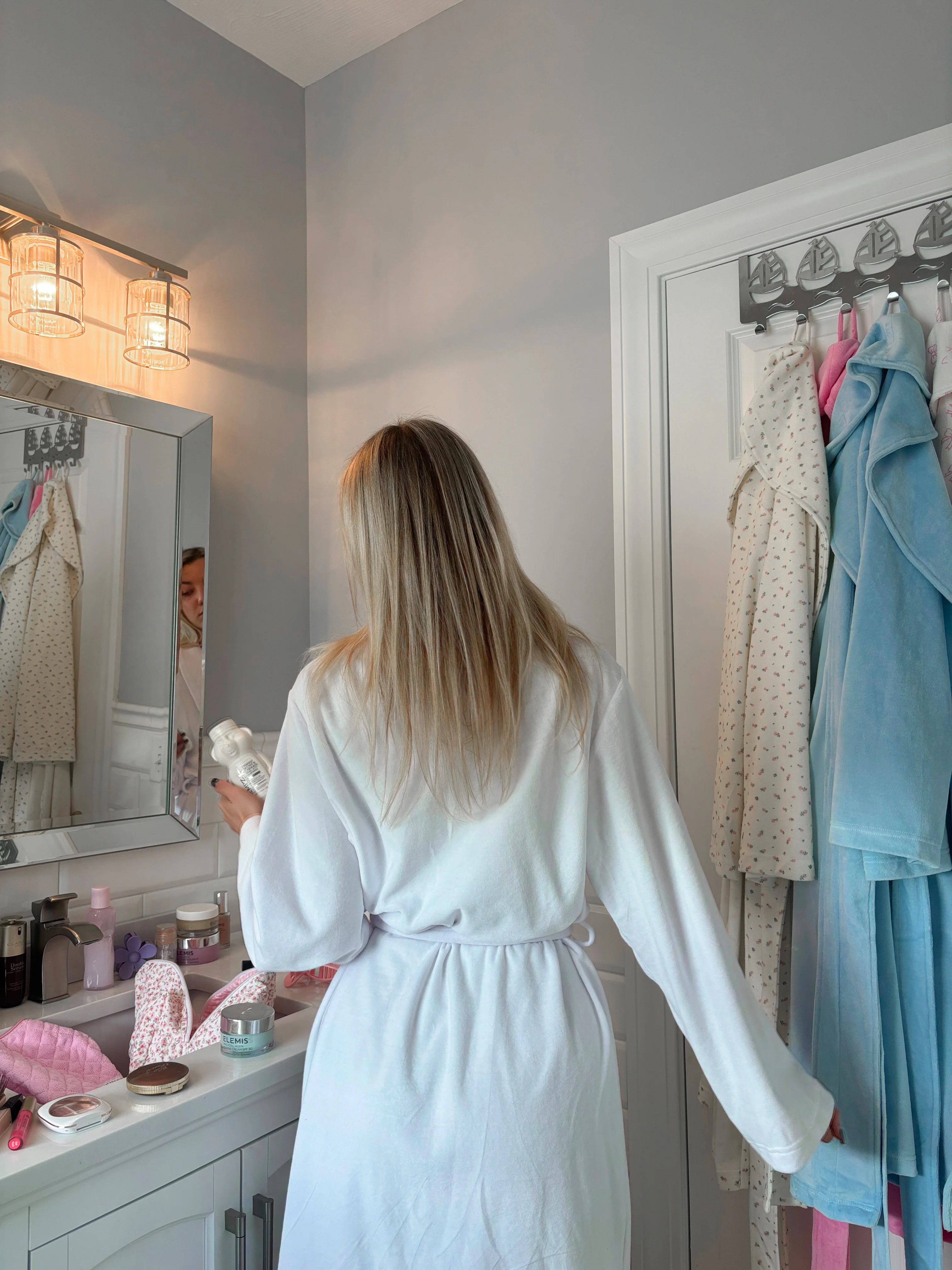 White Dream Hotel Robe - Image 3