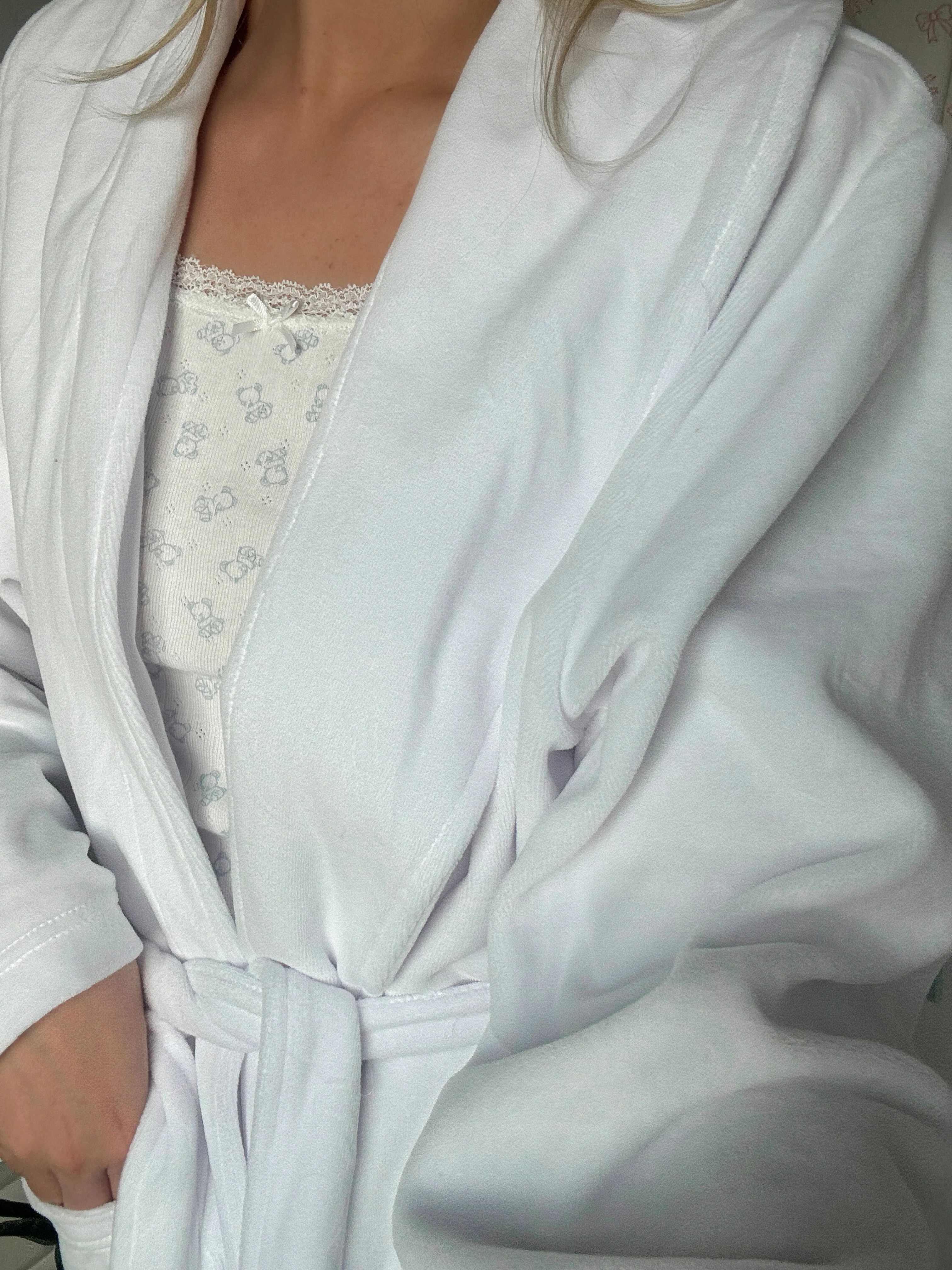 White Dream Hotel Robe - Image 5