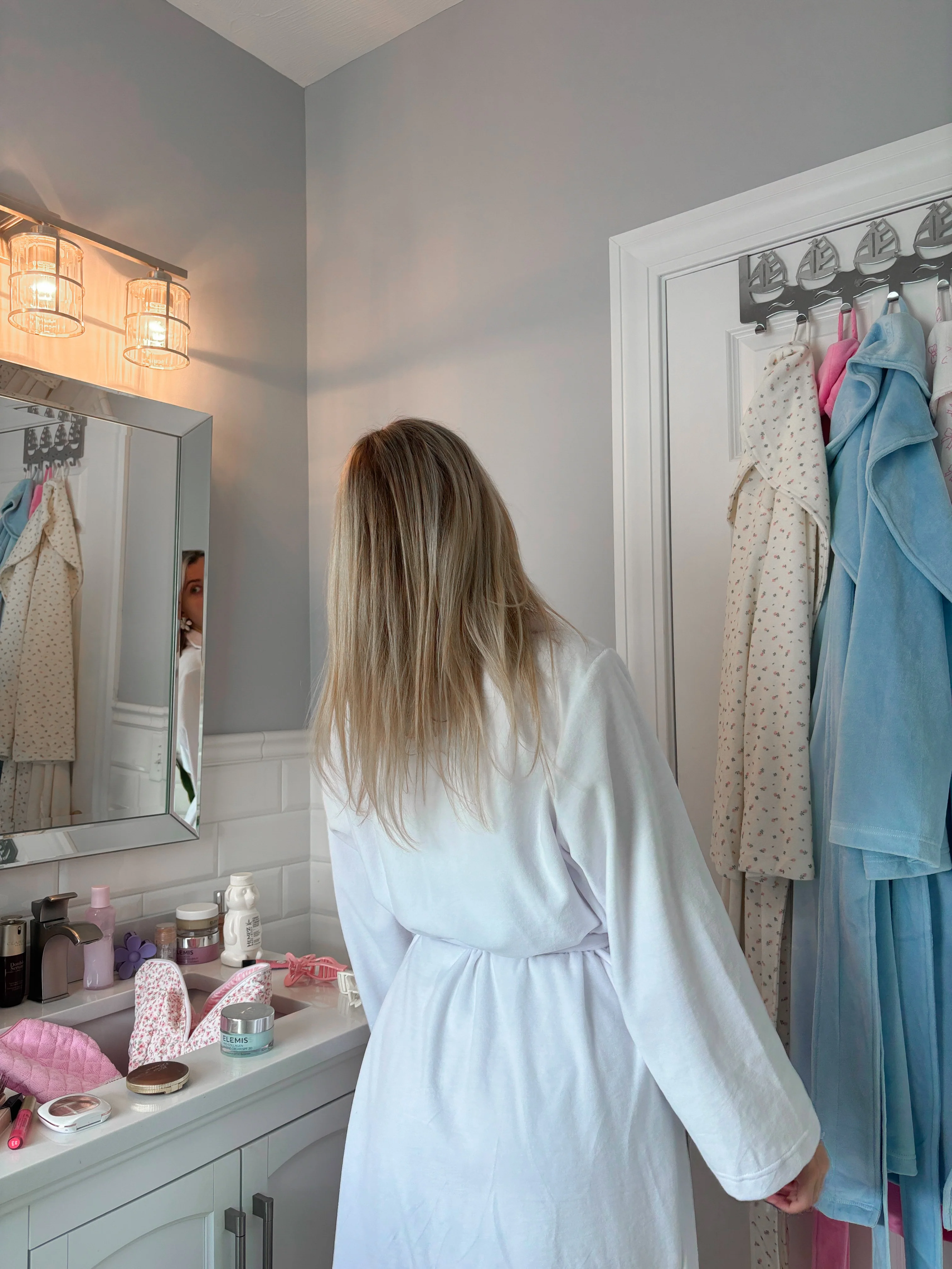 White Dream Hotel Robe - Image 7